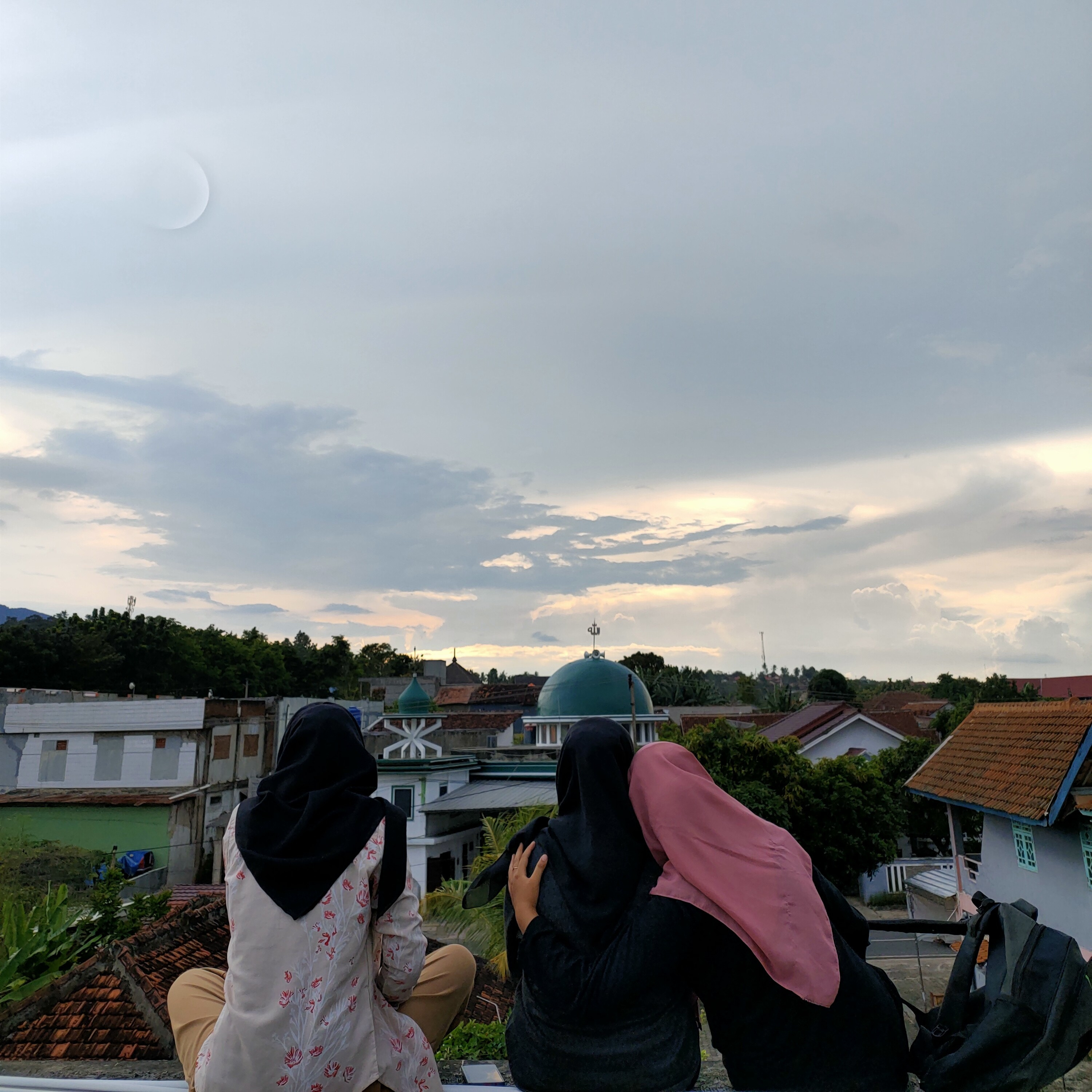 Suara BULAN