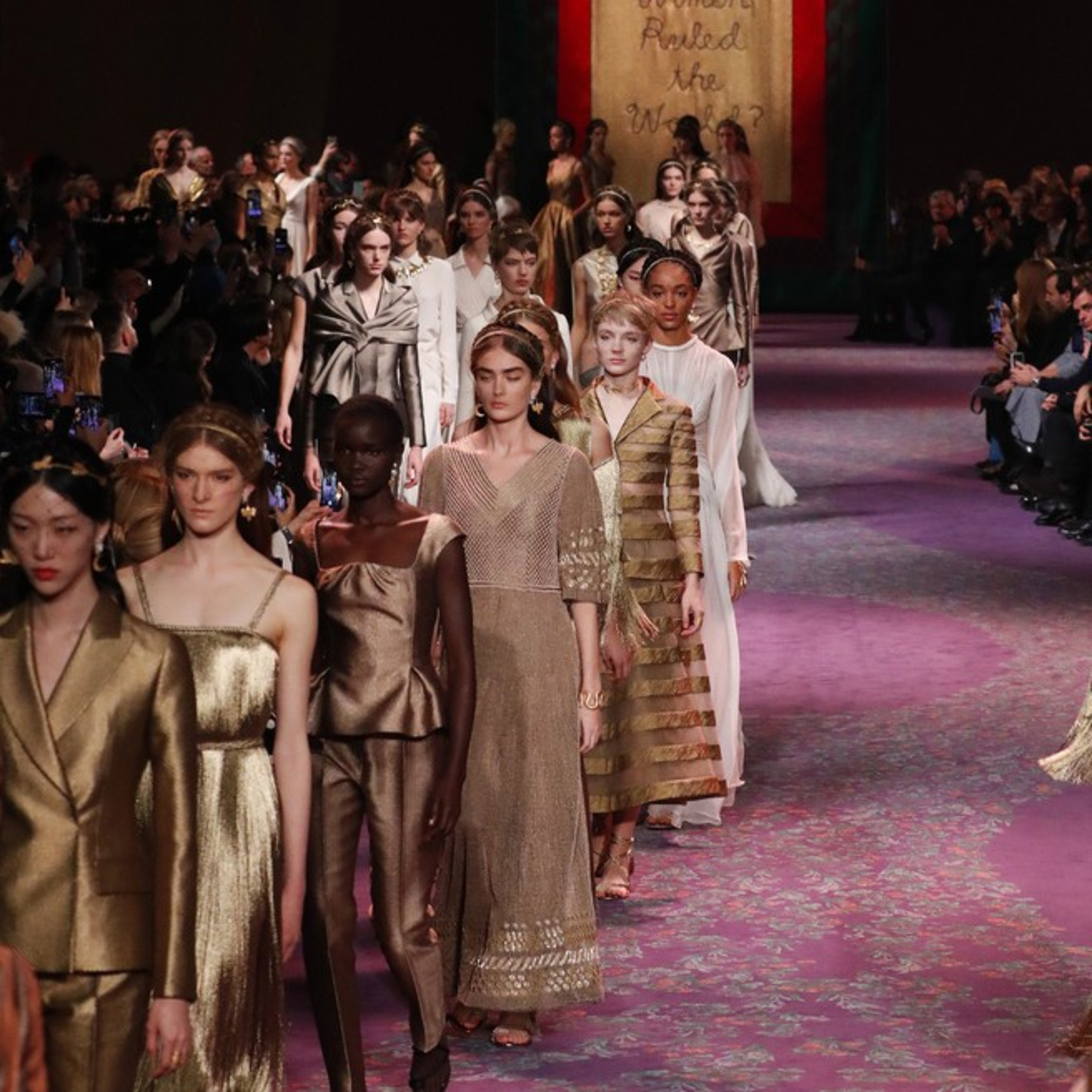 Deme-ncias I - sobre GIVENCHY