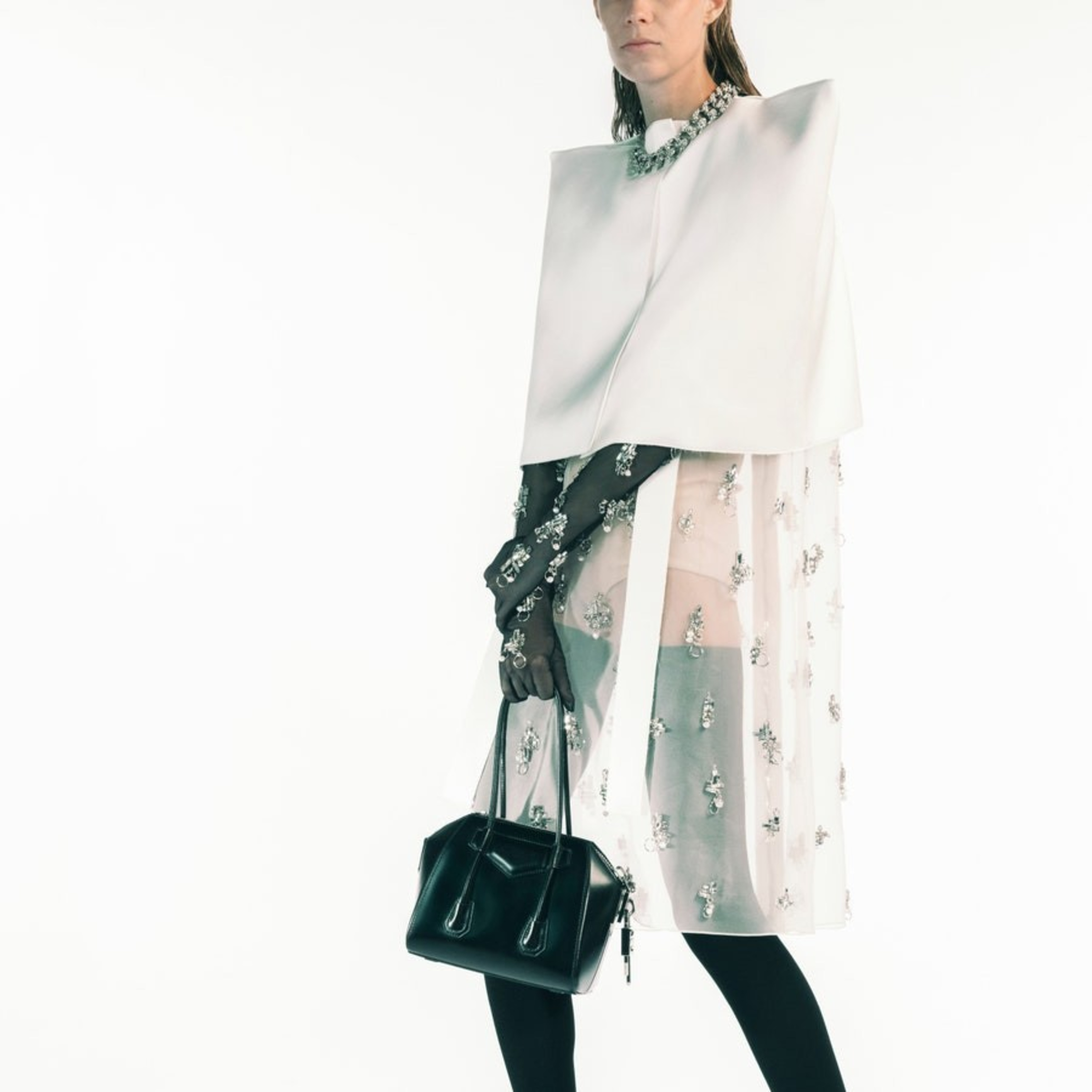 Deme-ncias I - sobre GIVENCHY