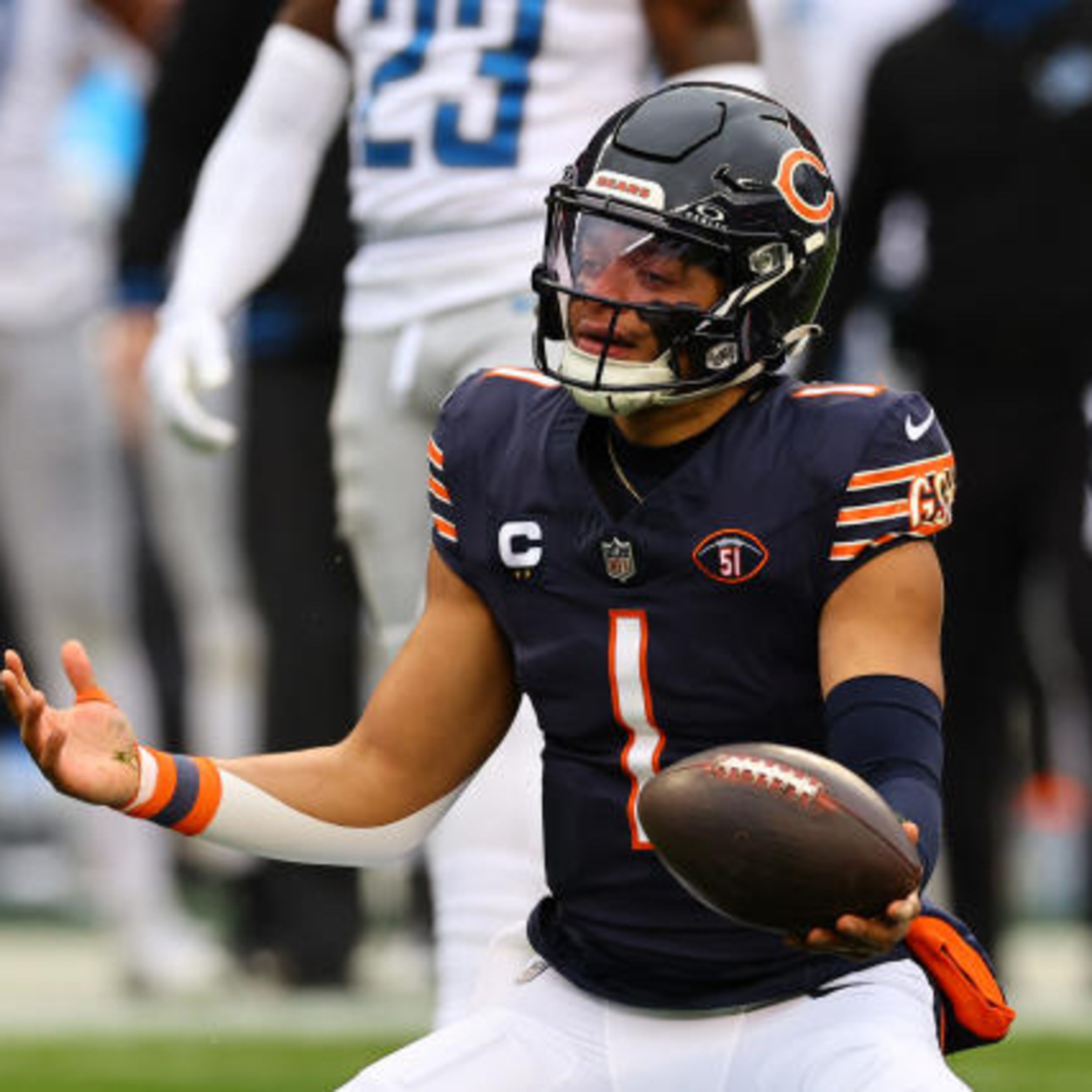 Fields or the Field? What should the Bears do with the #1 pick, Report card for the season episode artwork