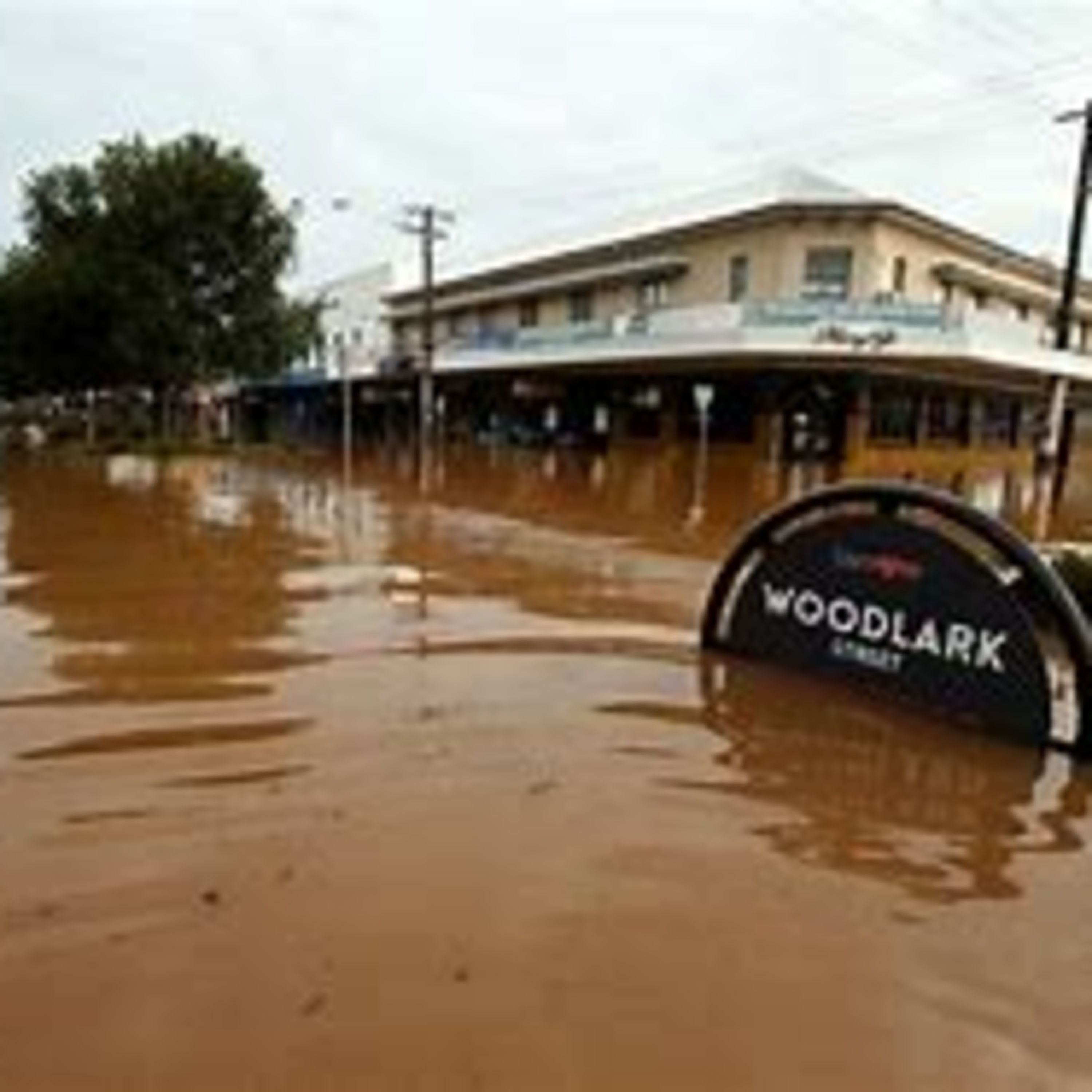 Lo que quedó después de las inundaciones. Australia Hoy (18/3/2022) episode artwork