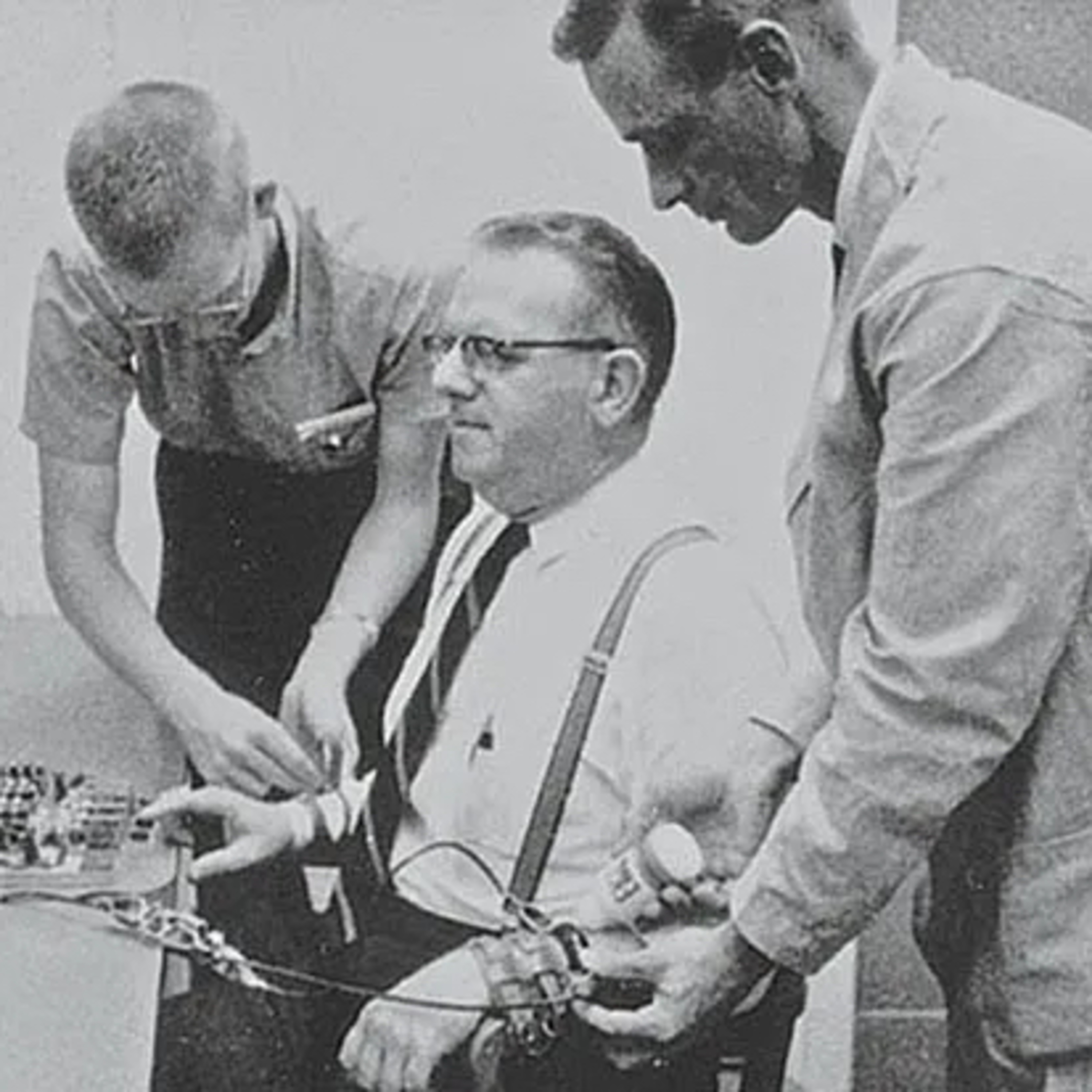 Experimento sobre la obediencia de Stanley Milgram  episode artwork