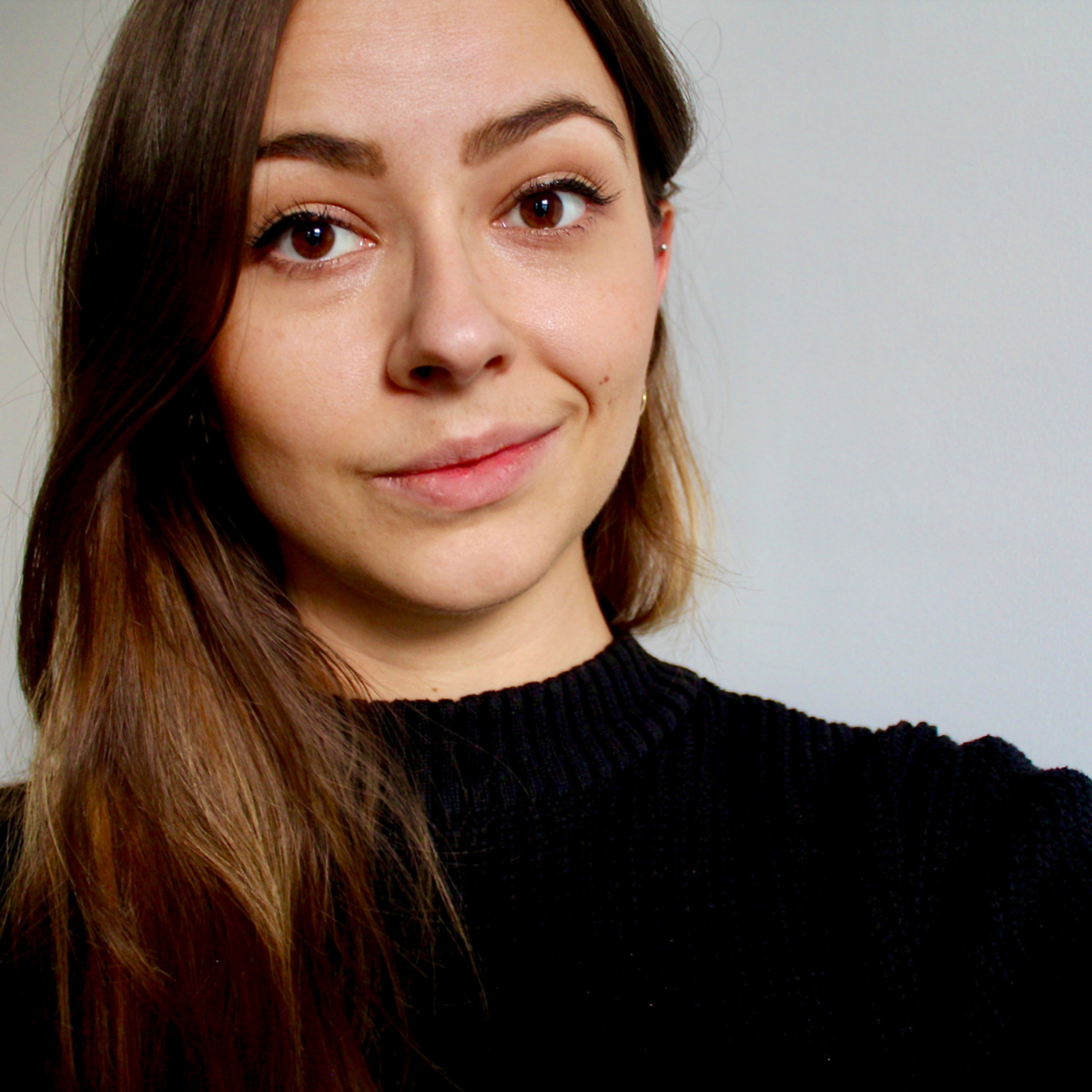 #14 - Se reconvertir en tant qu’Hypnothérapeute - Manon Vercouter, Hypnothérapeute et Coach en PNL