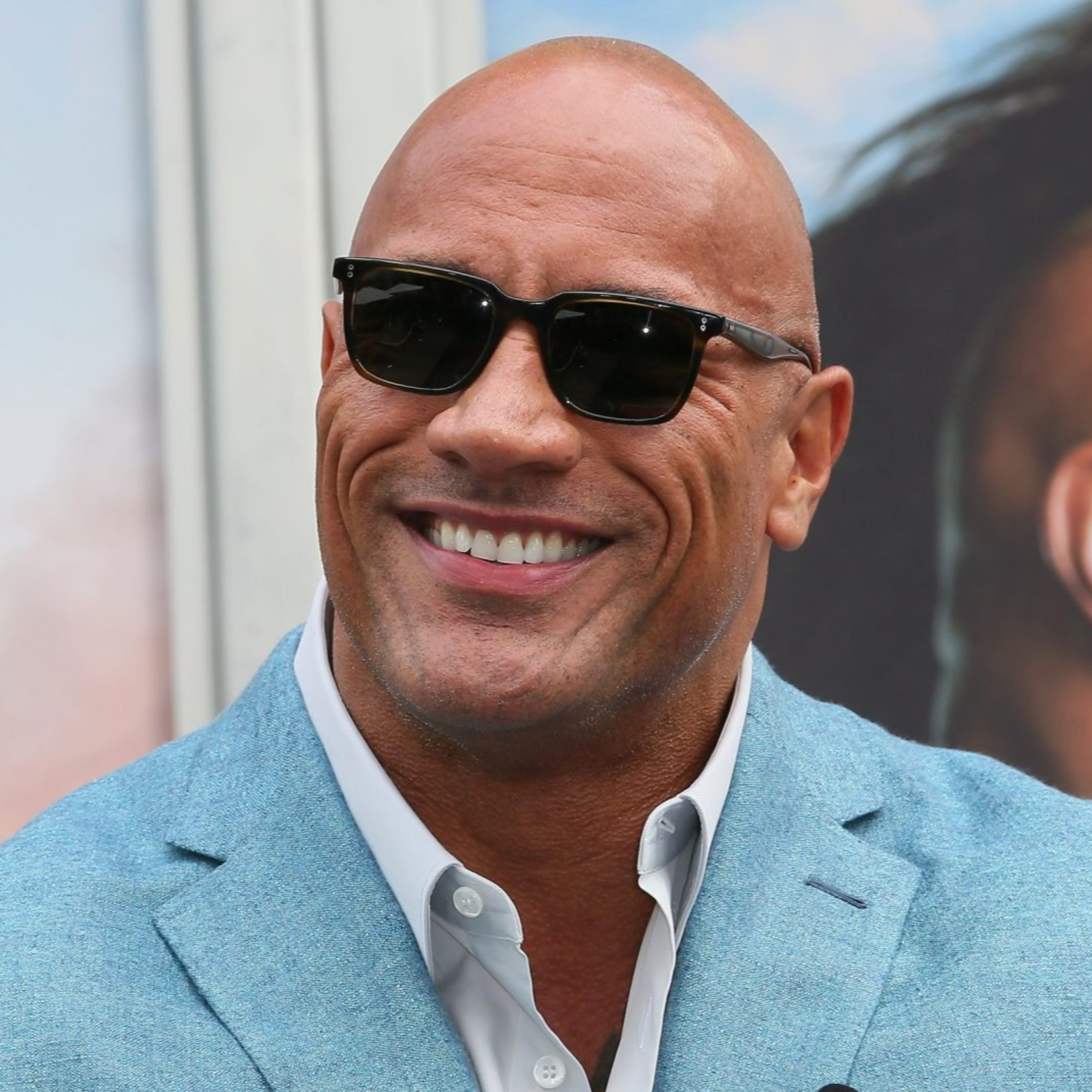 Shang Chi MCU Returns To Filming, The Rock Buys XFL, and A New Twilight Movie?! episode artwork