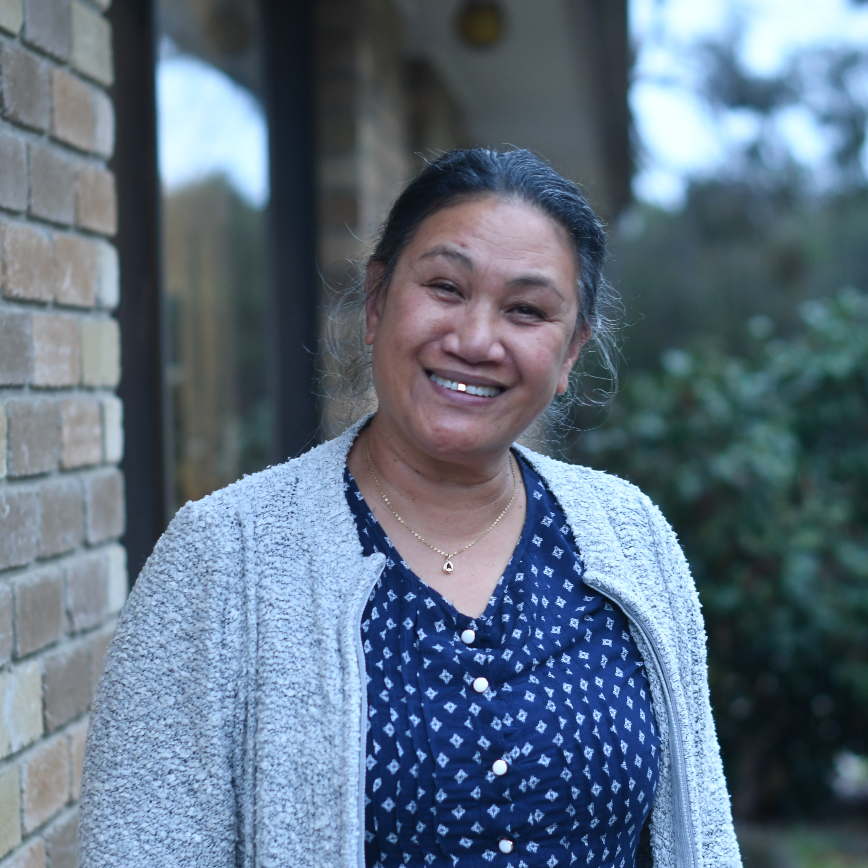 Loni from Samoa : Leaving the collective, dealing with isolation and culture shock episode artwork