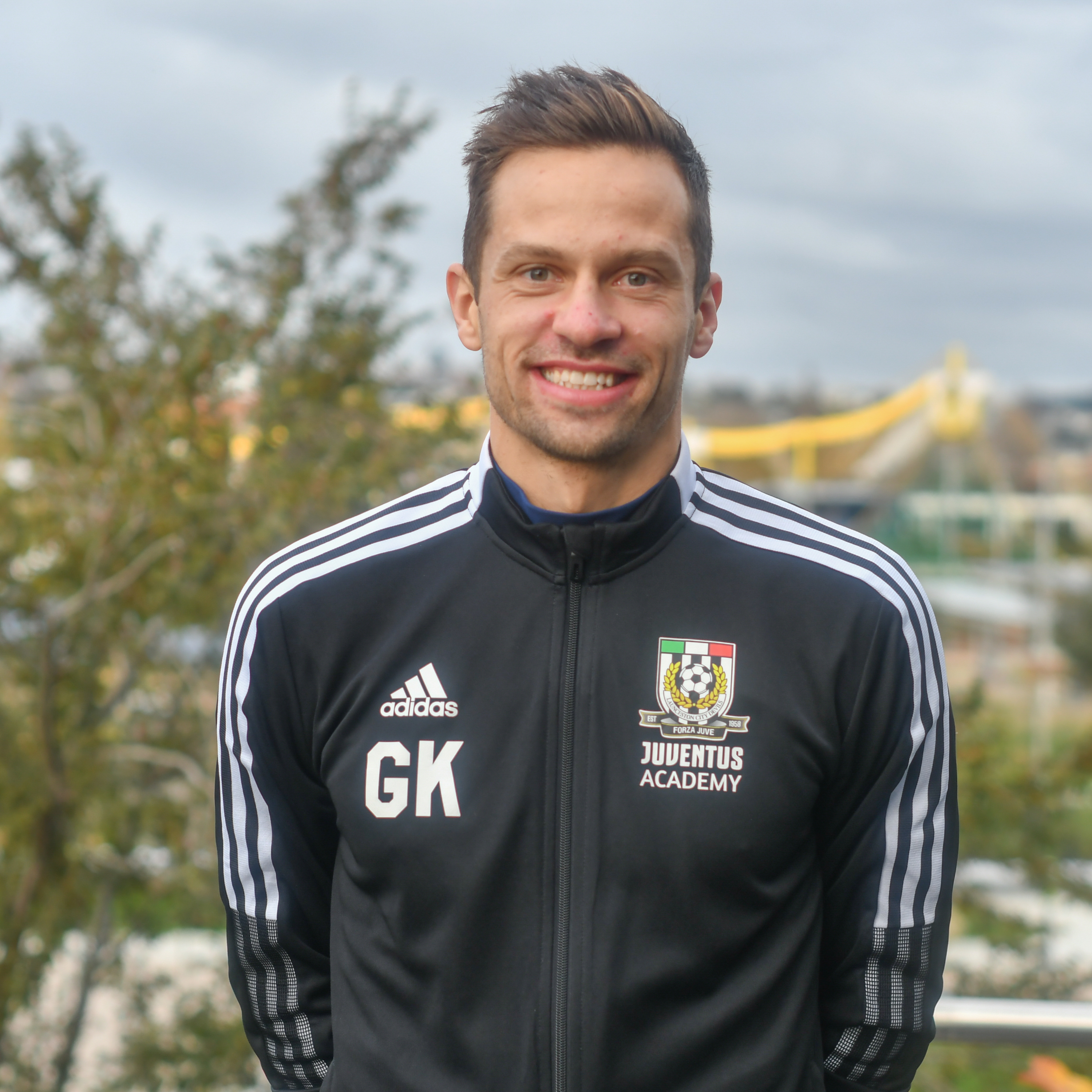 Gediminas from Lithuania : Passing on soccer skills to kids in Launceston episode artwork