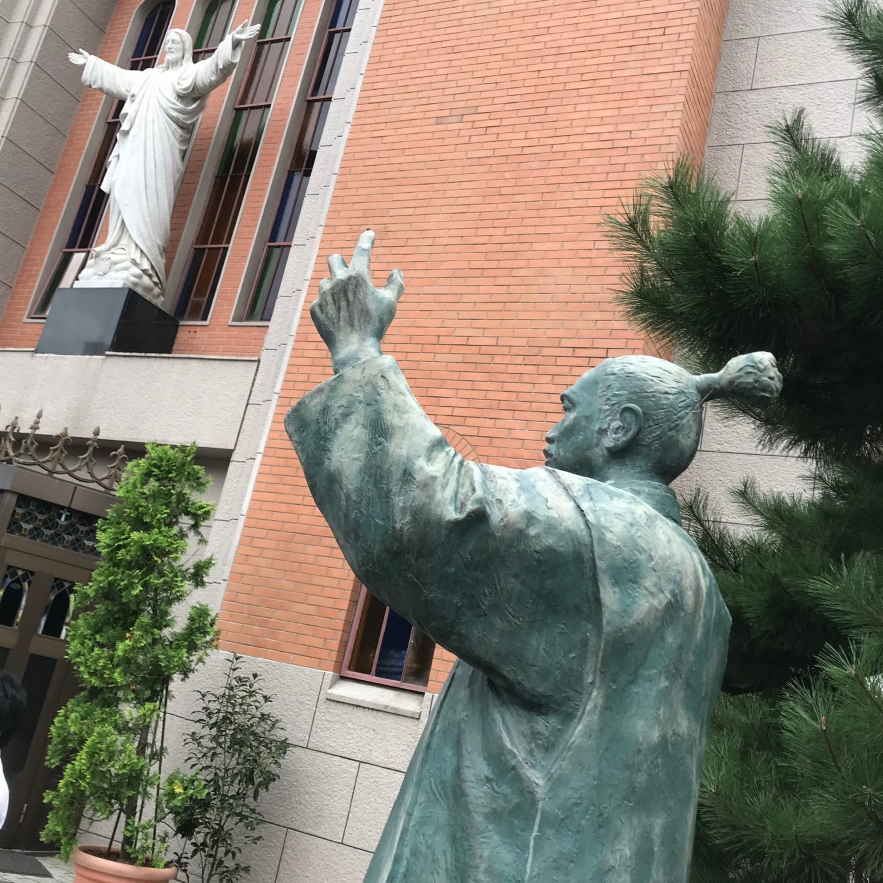 An audio guide to support travelers around Takayama Ukon