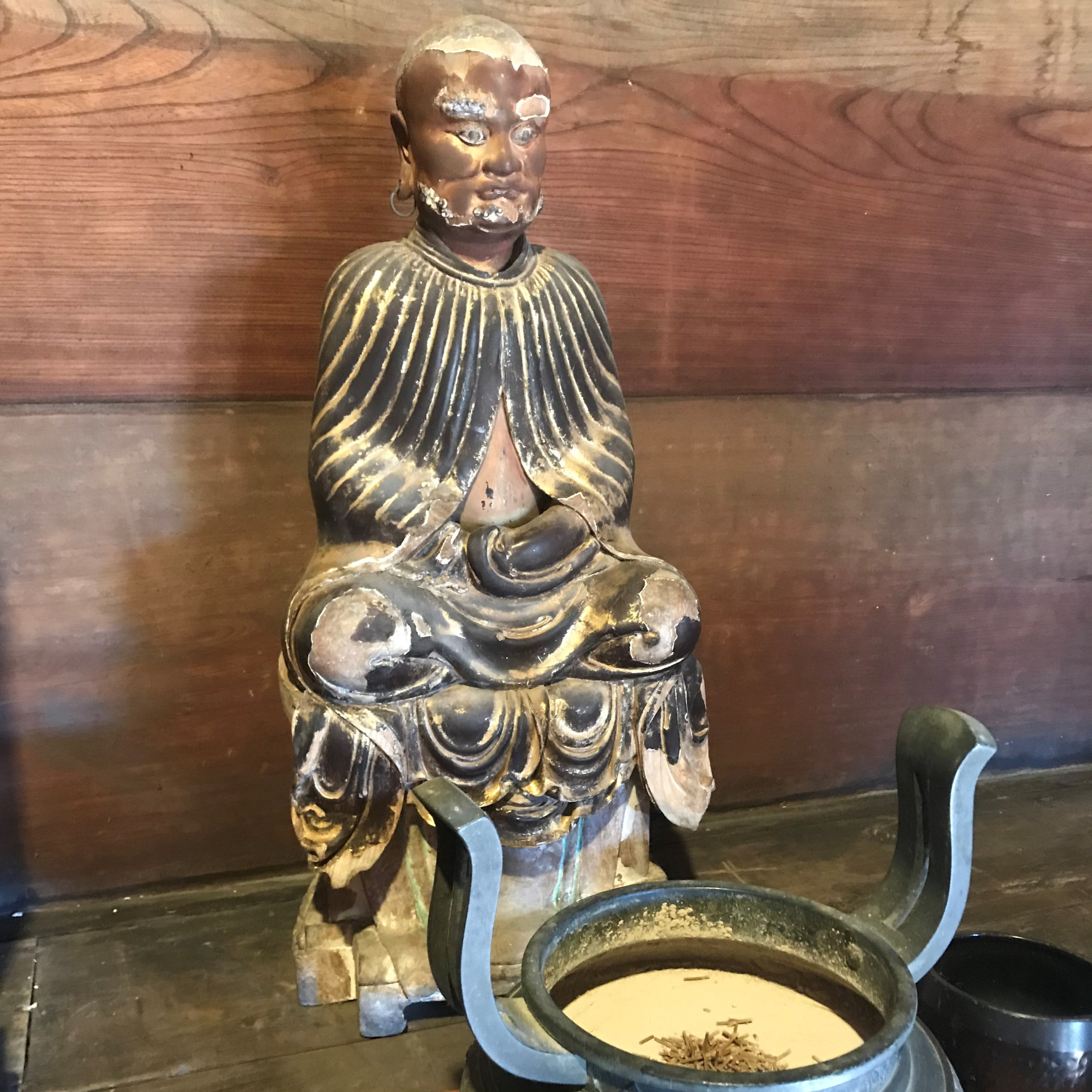 An audio guide to support travelers around Takayama Ukon