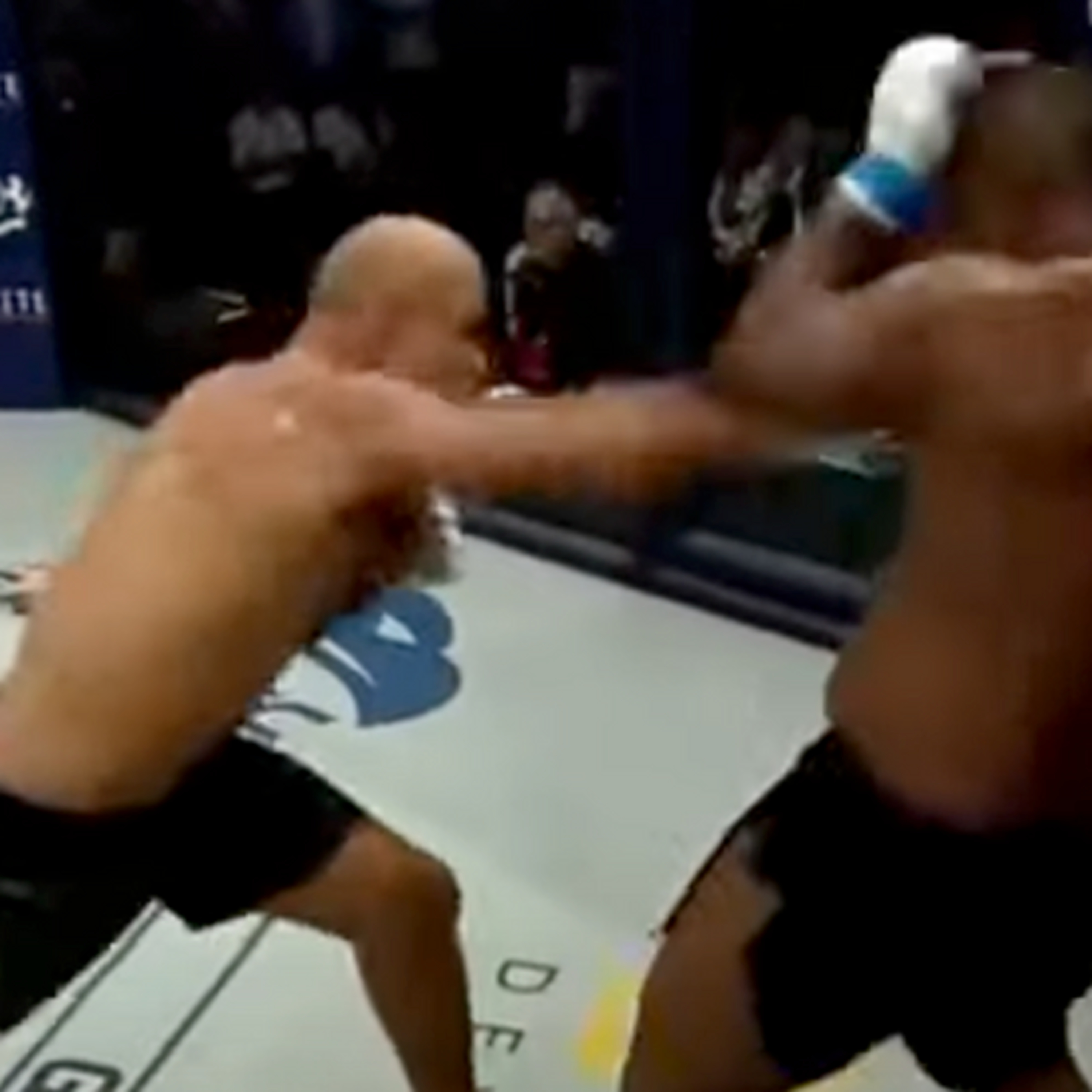 cover of episode ＃89 傷兵Happened：Junior Dos Santos 的肩膀脫臼