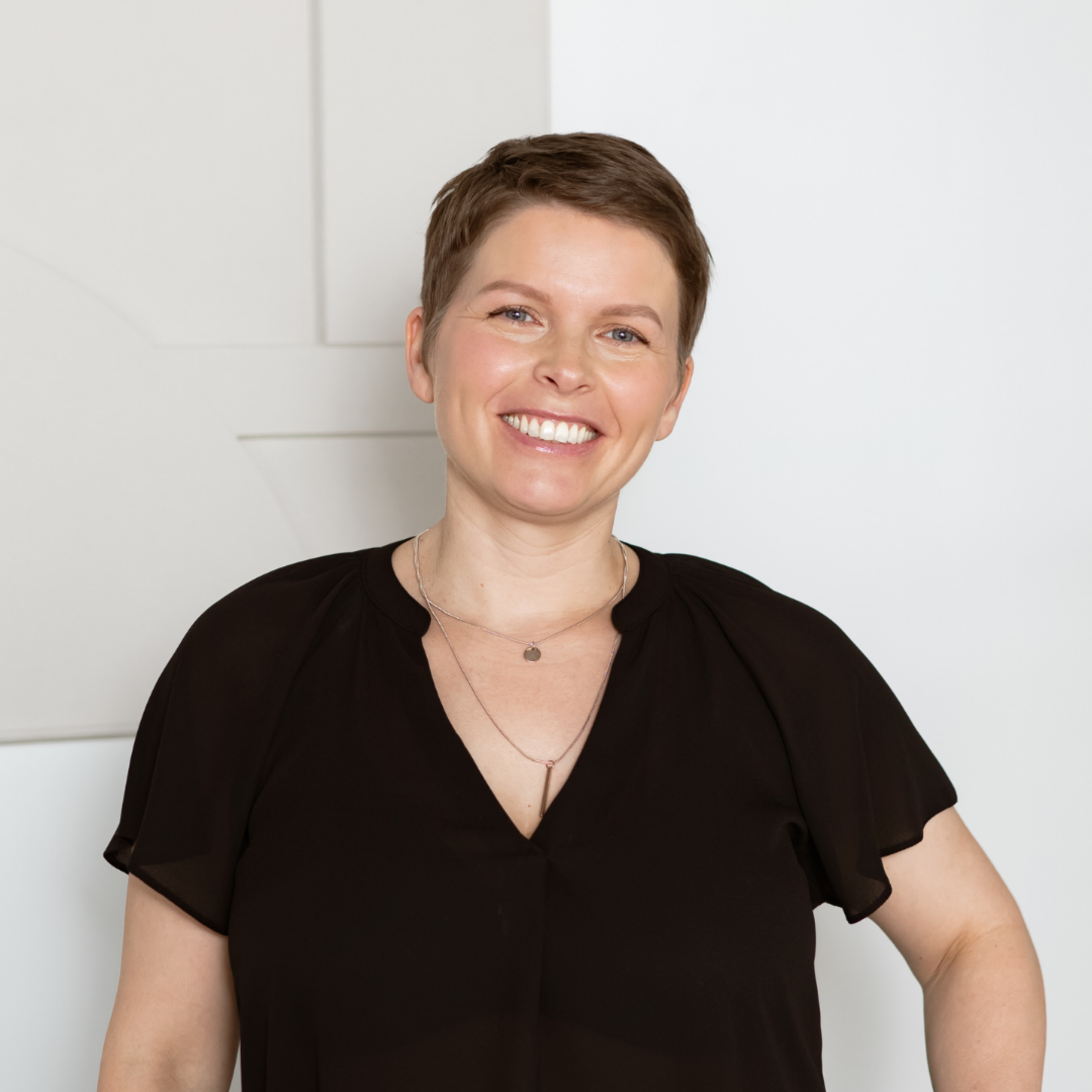 Ep. 327 - Secret to Getting Publicity Without Paying For It w/ Simone Sauter episode artwork