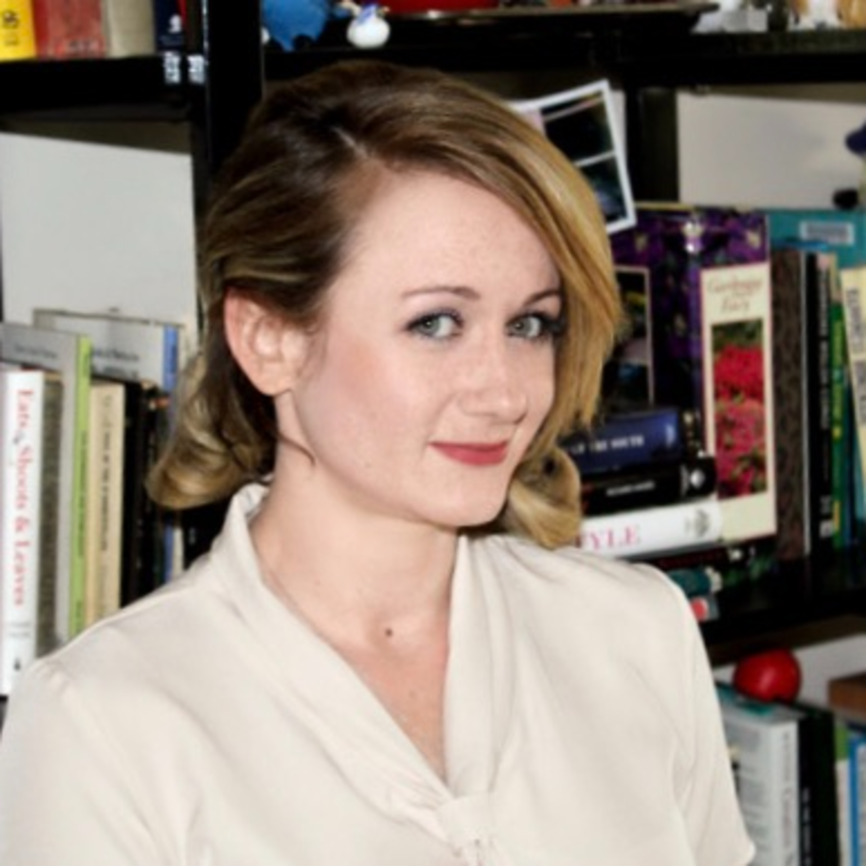 Ep. 366 - Human Trafficking in Dystopian Novel with Lindsay Lees episode artwork