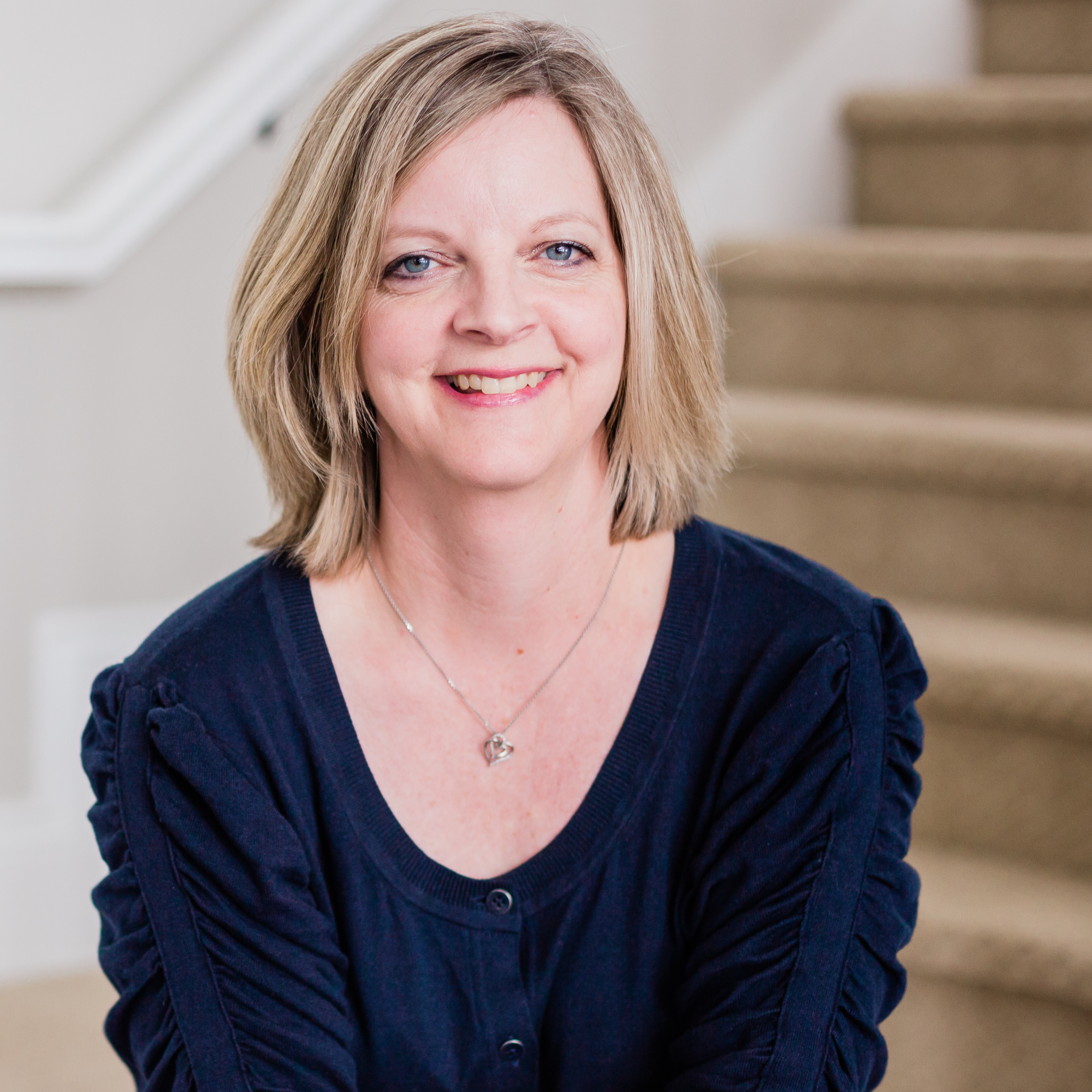 Ep. 391 - Knowledge is Power with Essential Oils with Kim Benoy episode artwork