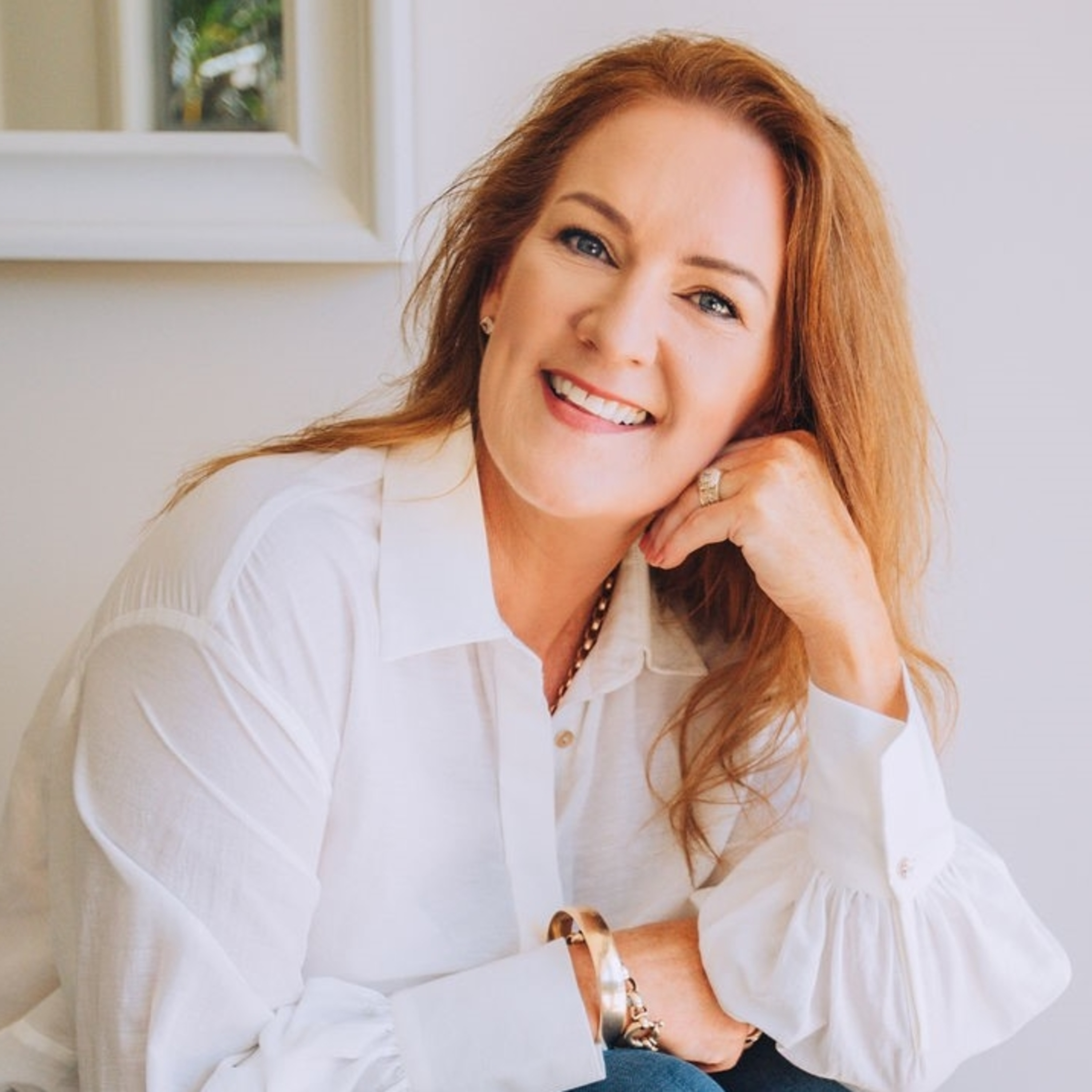 Ep. 400 - Break Your Silence, Shift Your Shame and Start to Heal, with Leigh Hearl episode artwork