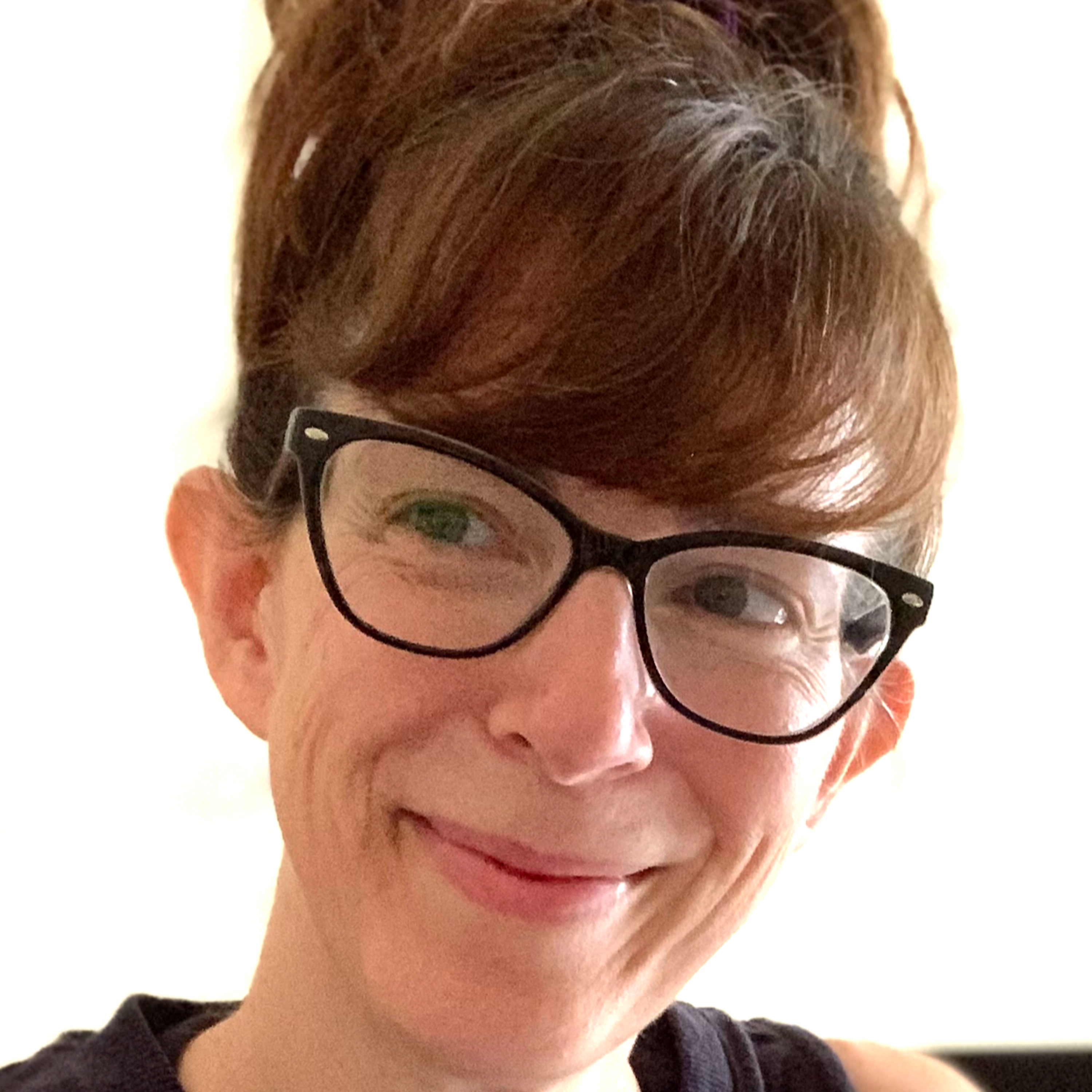 Ep. 481 - Publishing Creativity and Following Your Dreams with Violet Lemay episode artwork