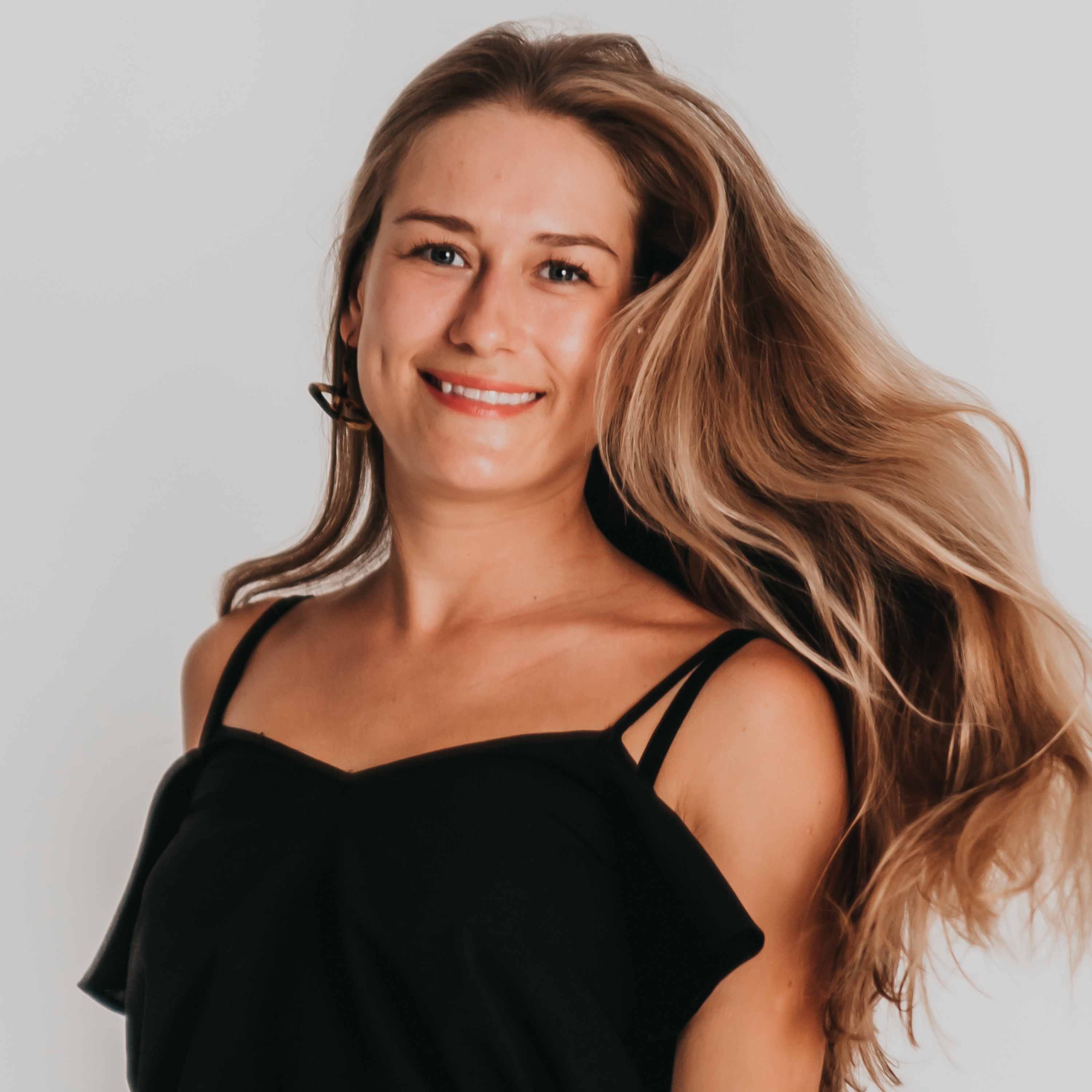Ep. 604 - Digital Nomad Running a Marketing Agency with Enelin Paas episode artwork