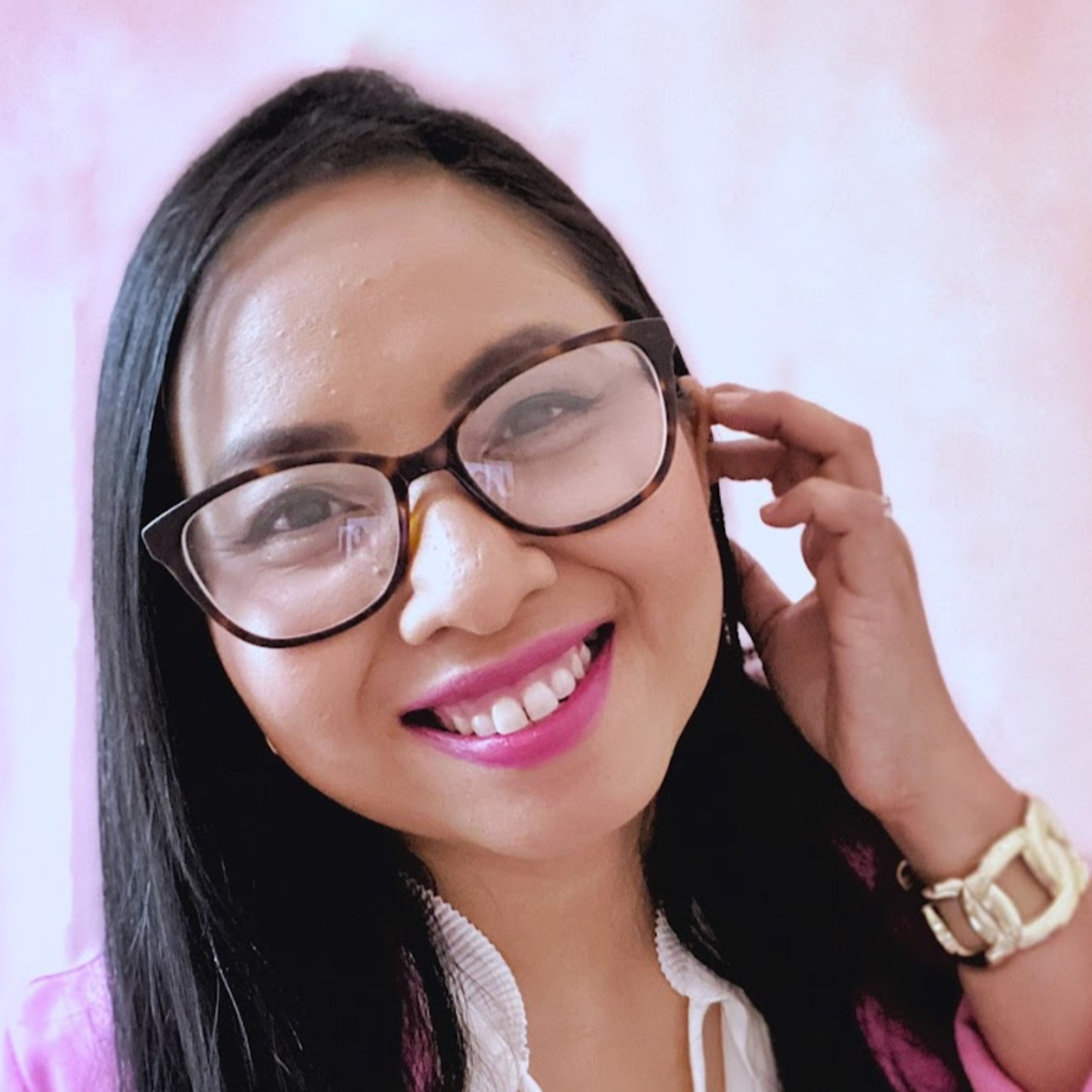 Ep. 621 - Indonesian Immigrant whose Mission is to Help Minorities Present Better at Work with Rebecca Leppard episode artwork