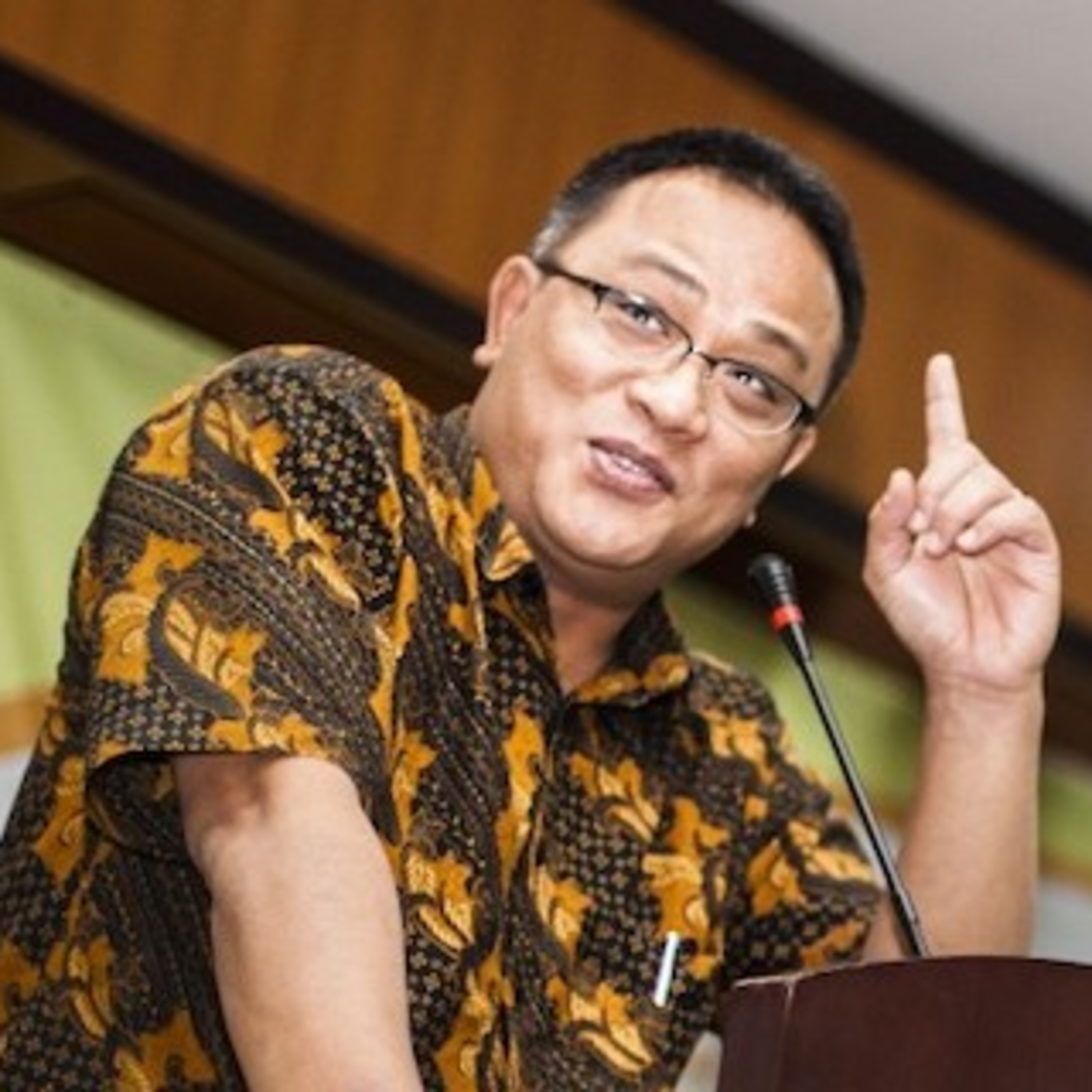 Episode 1: Mantan Kepala BNP2TKI, Jumhur Hidayat, Kartu Prakerja Program Tercela Yang Harus Dihentikan