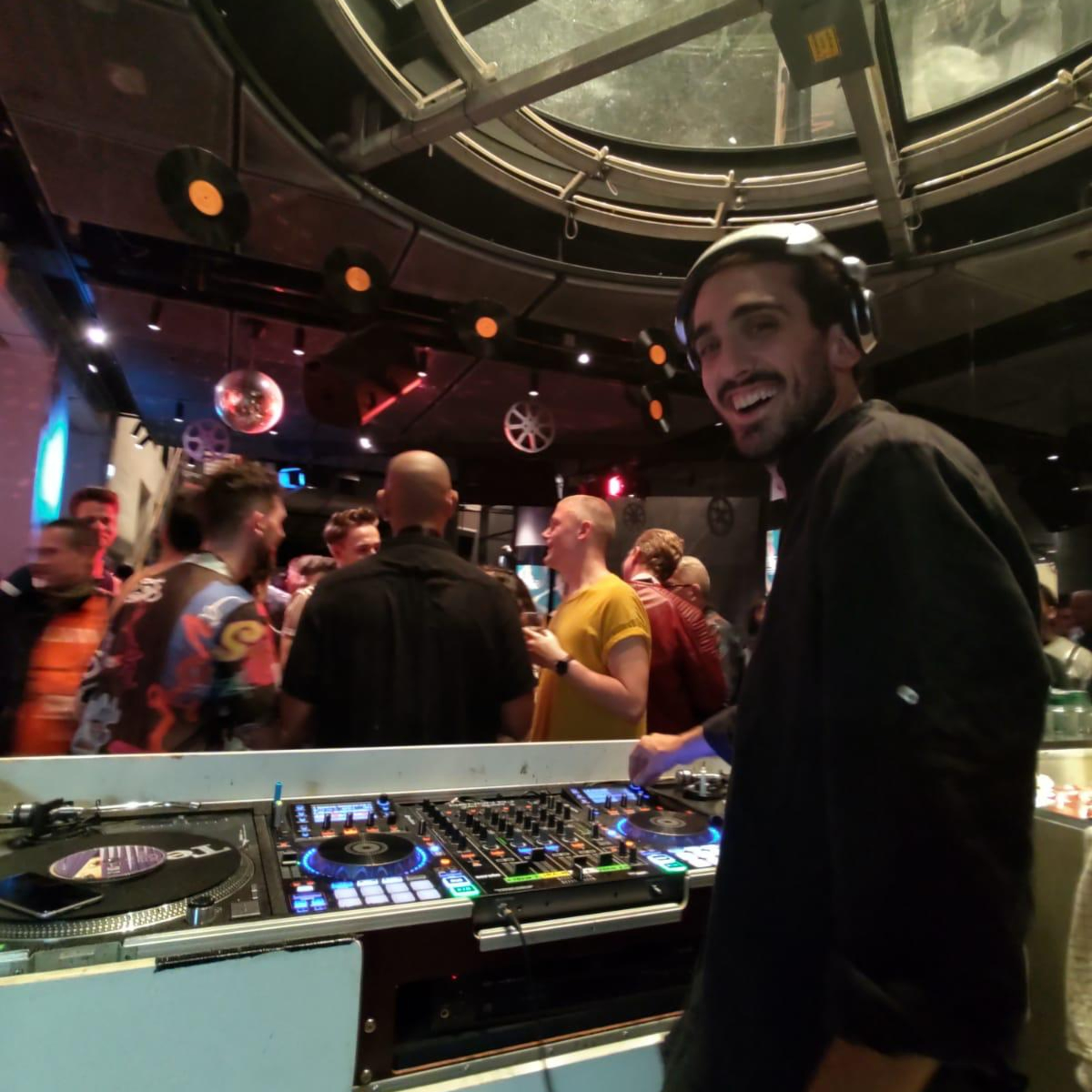 Gustavo Newman - DJ - en cuarentena en Berlín episode artwork