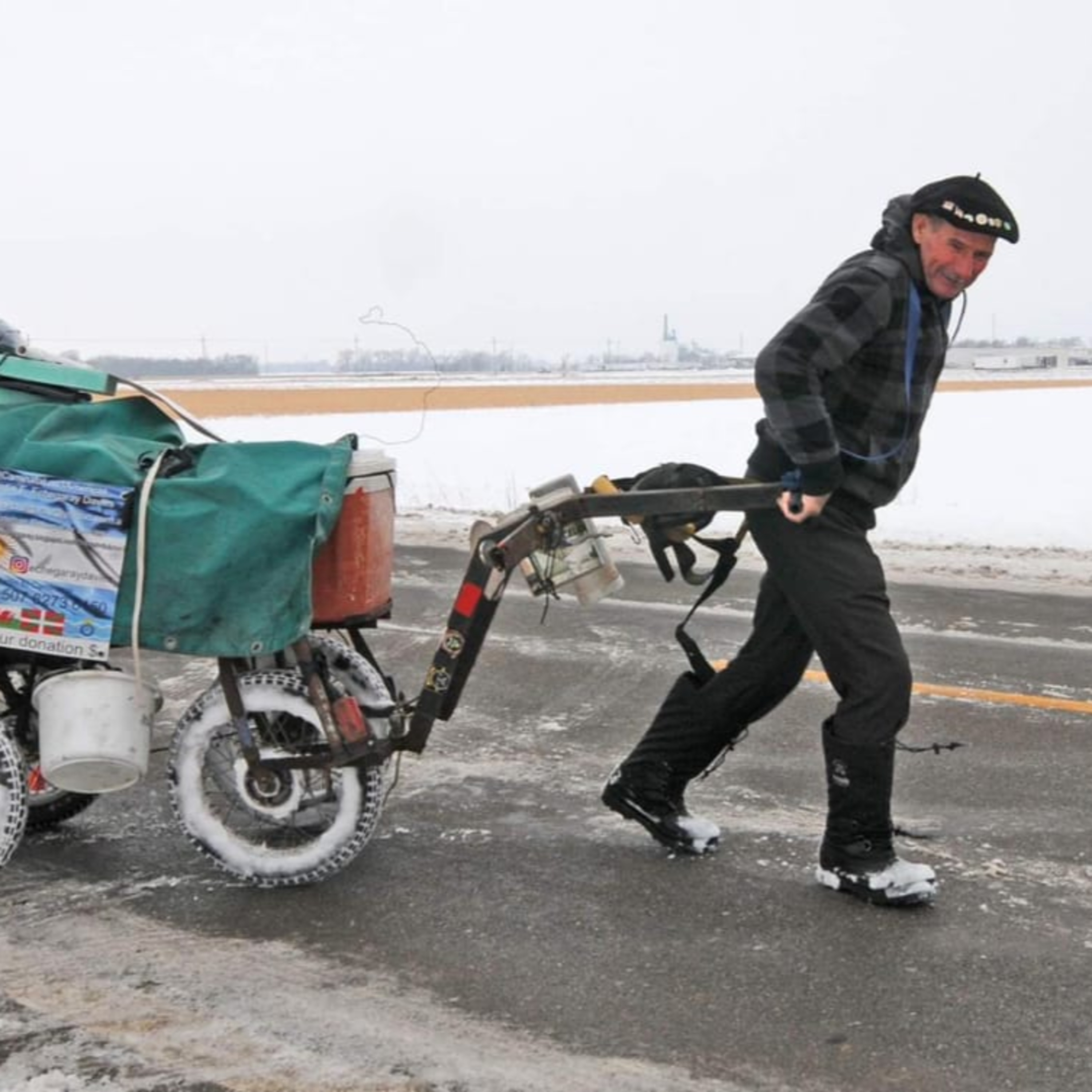 Martín Etchegaray - Caminando de Ushuaia a Alaska episode artwork