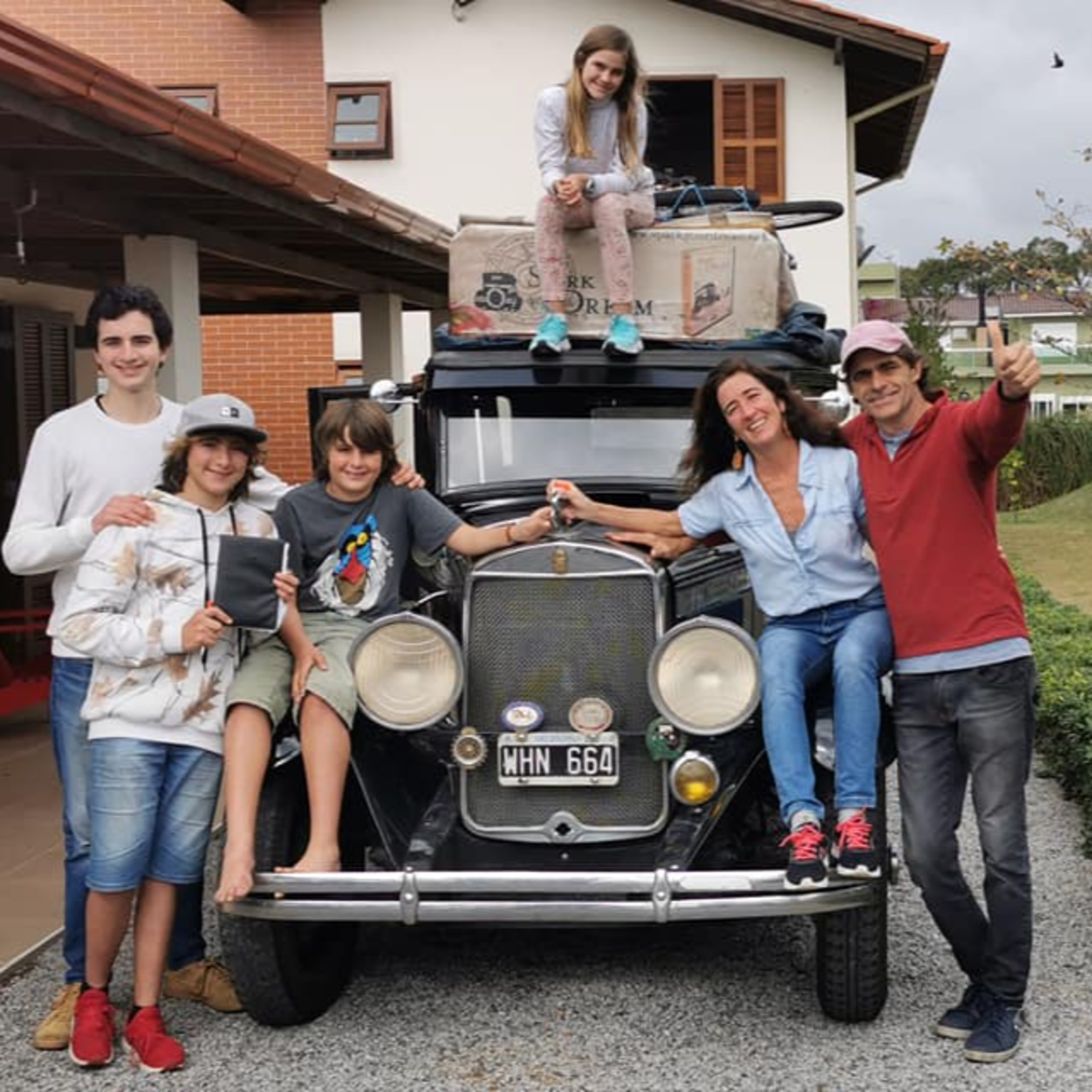 Familia Zapp: 22 años viajando por el mundo en un auto de 1928 episode artwork