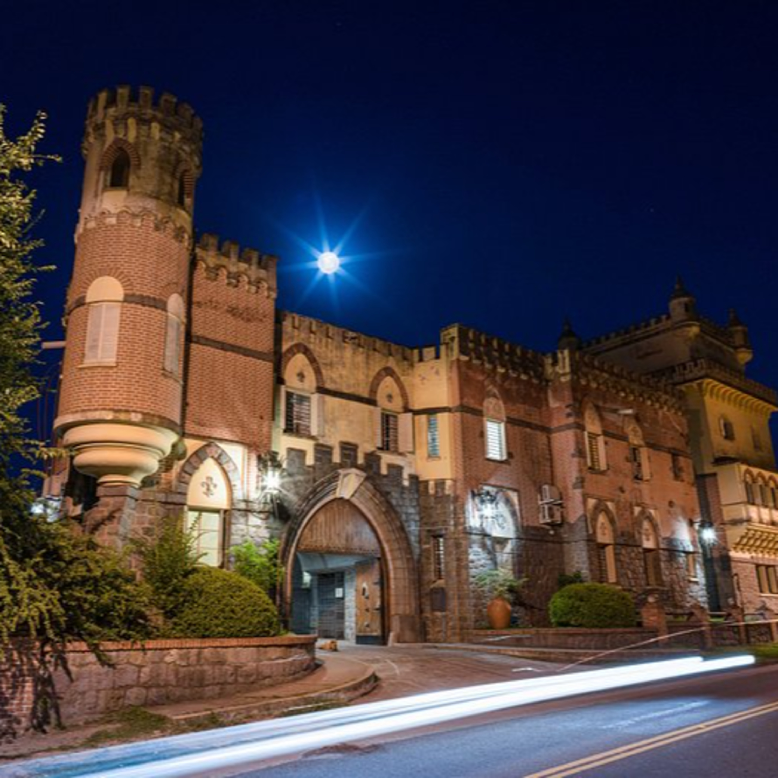Hosteles con historia: Hotel Castillo Fabrega - Valle Hermoso - Córdoba - Argentina episode artwork
