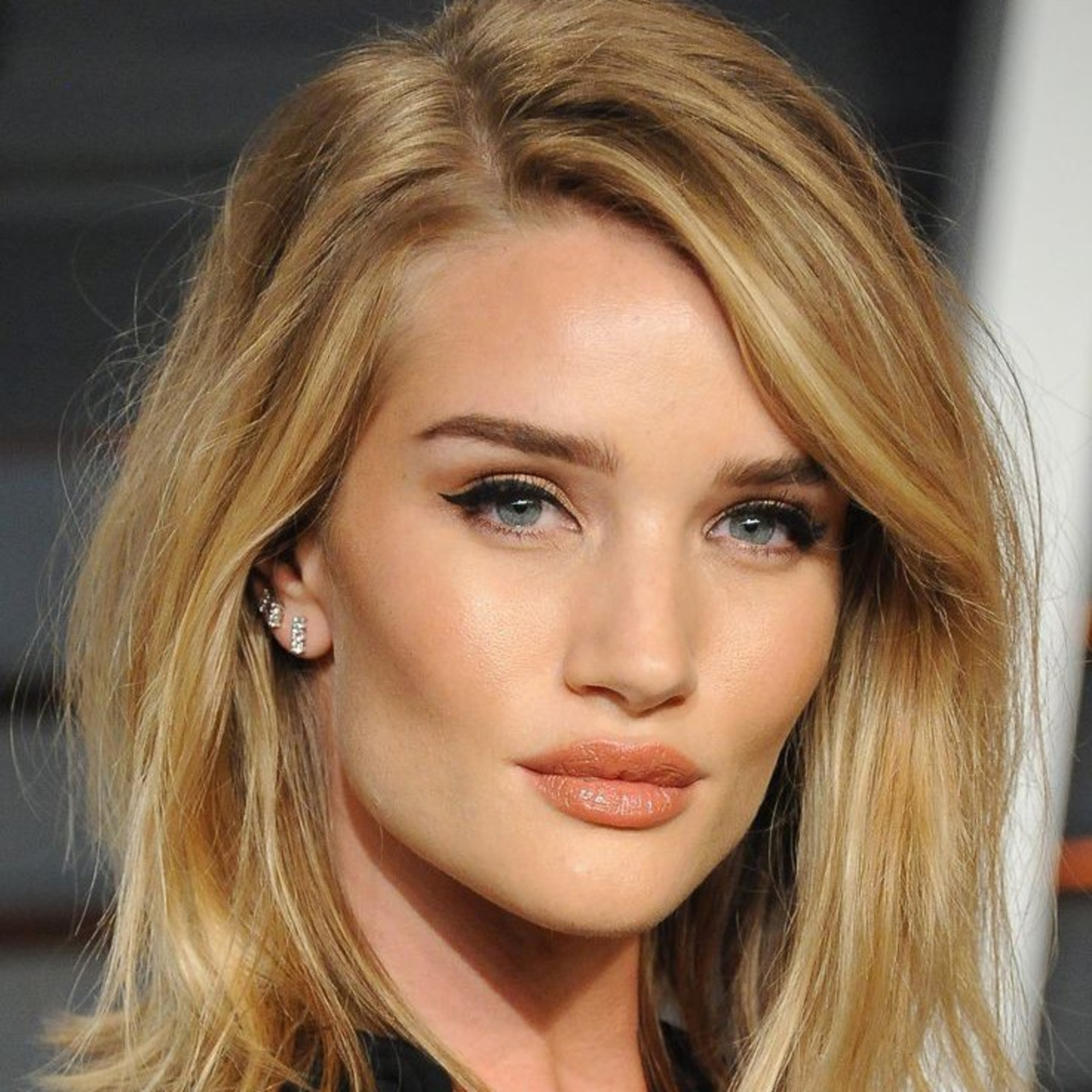 Rosie Huntington-Whiteley episode artwork