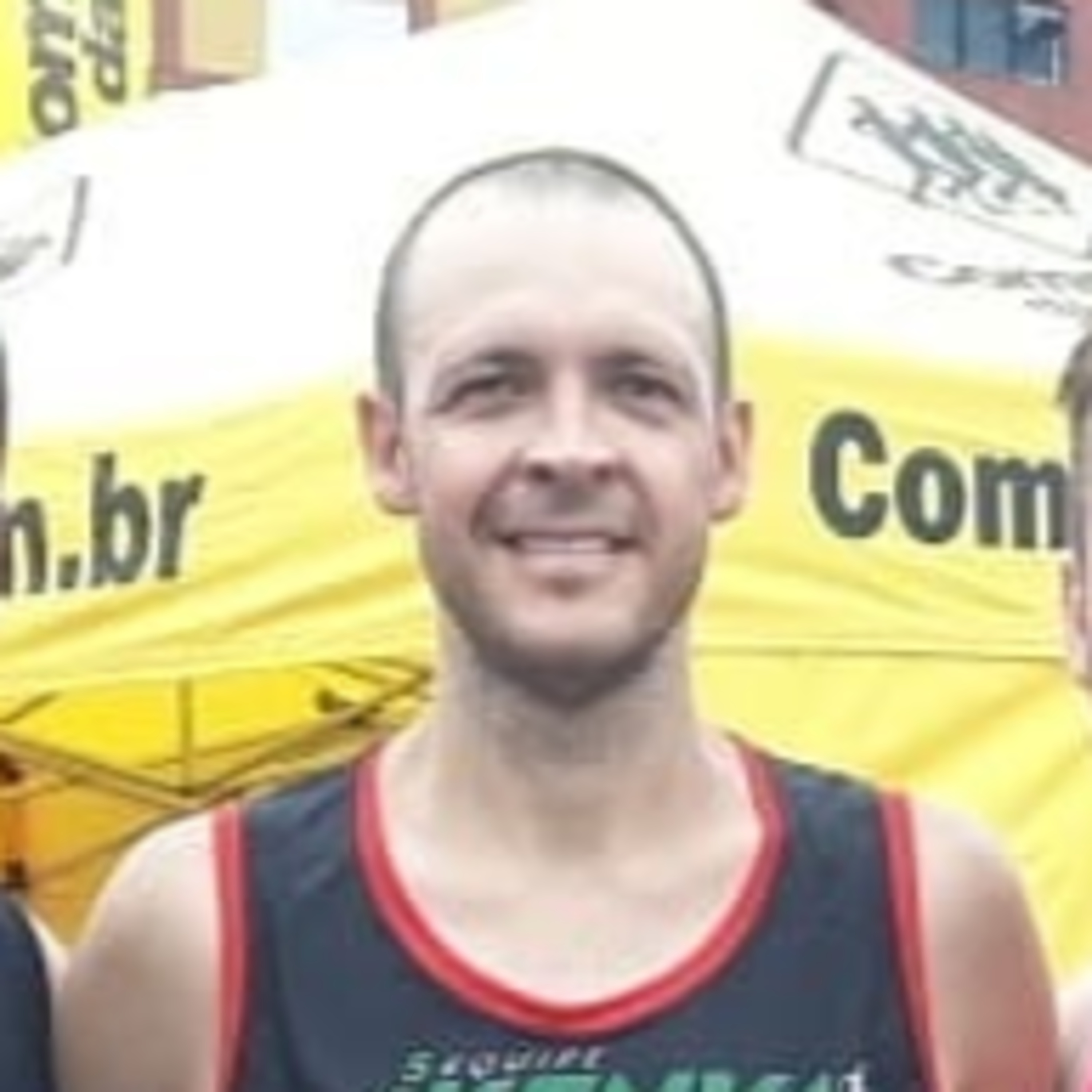 Jorge Leandro é um vencedor. Com corridas de rua e o apoio da família superou as drogas e transformou a própria vida episode artwork
