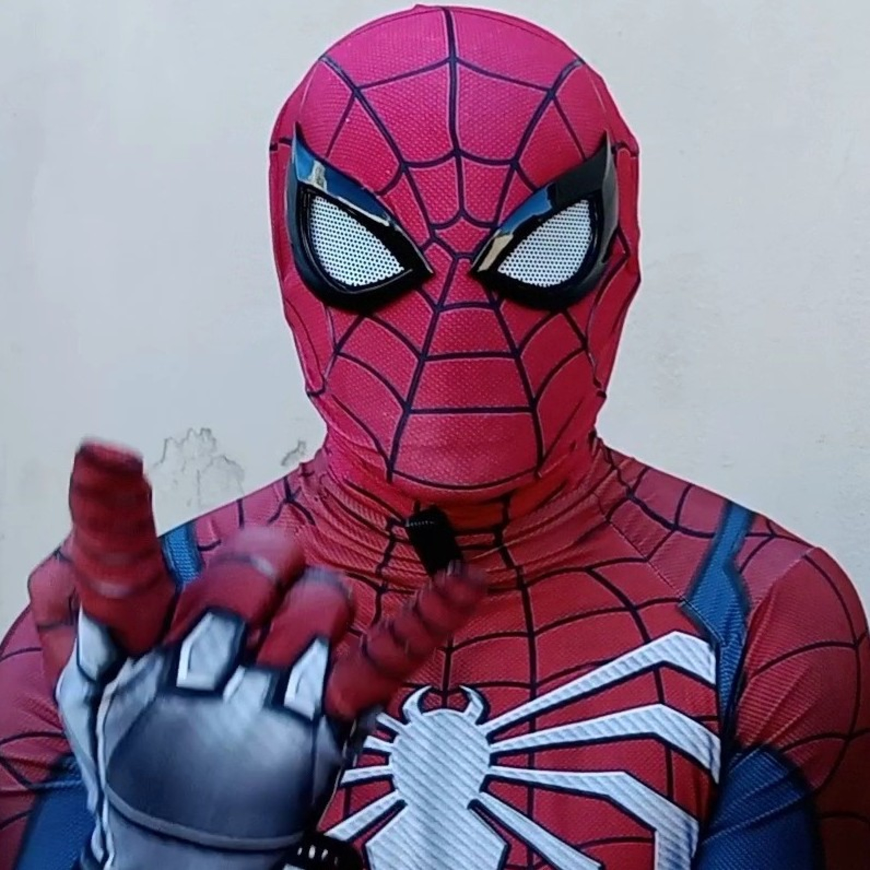 Ultramaratonista é o "Homem-Aranha" que conduz cadeirantes nas corridas de rua episode artwork