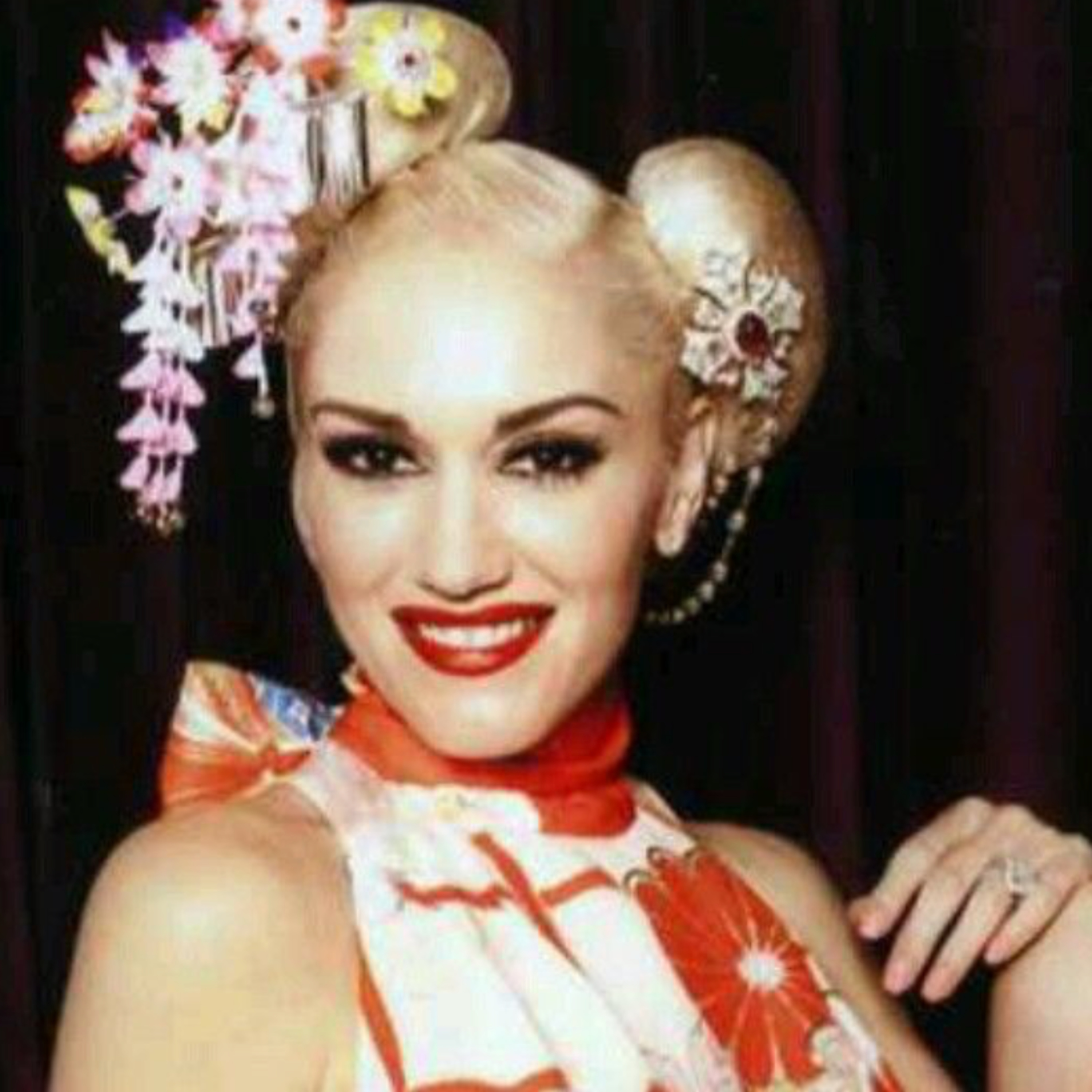 Gwen Stefani is 100% Japanese and AZNs Rule The Golden Globes. episode artwork