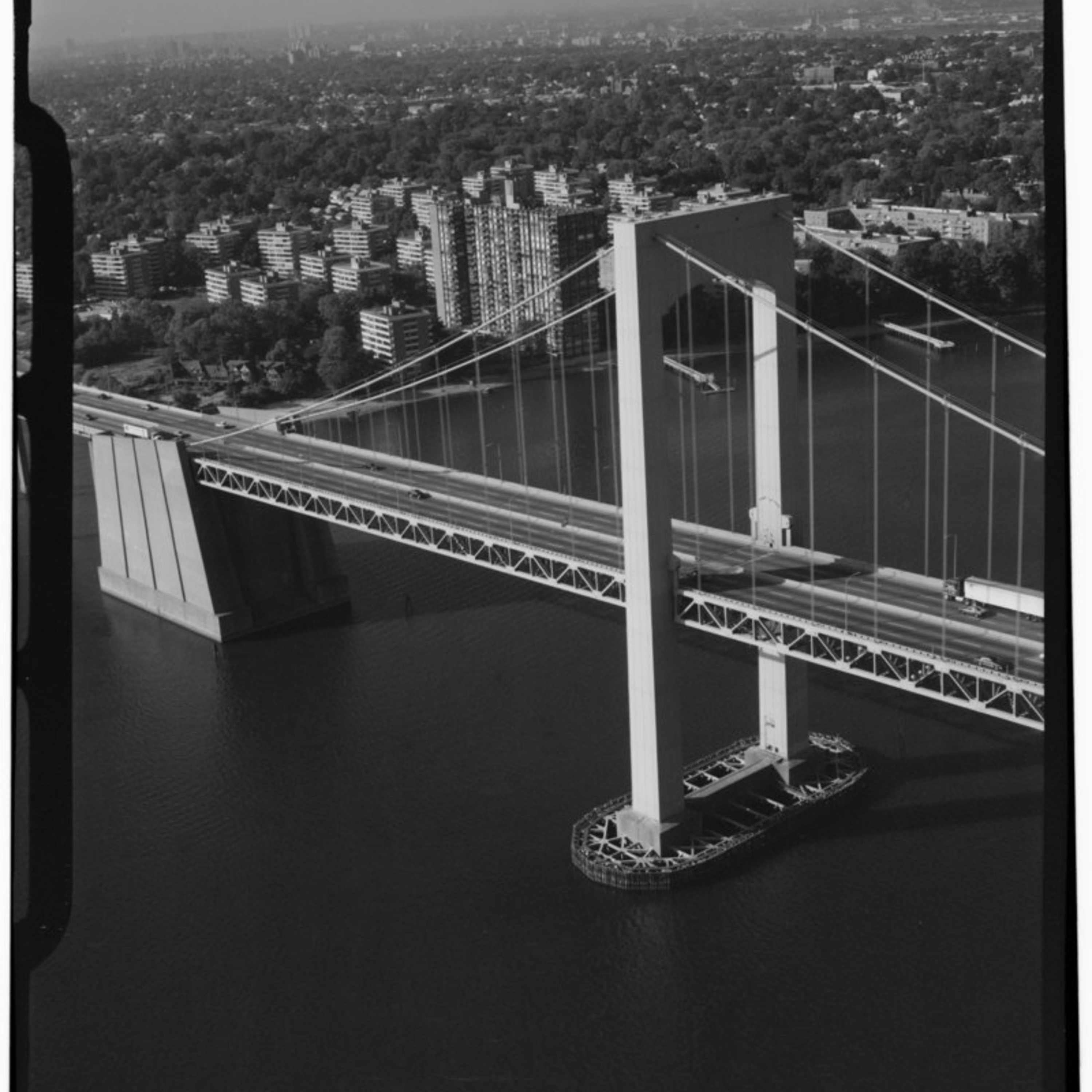 THE QUEENS NEW YORKER EPISODE 138: THROGS NECK BRIDGE