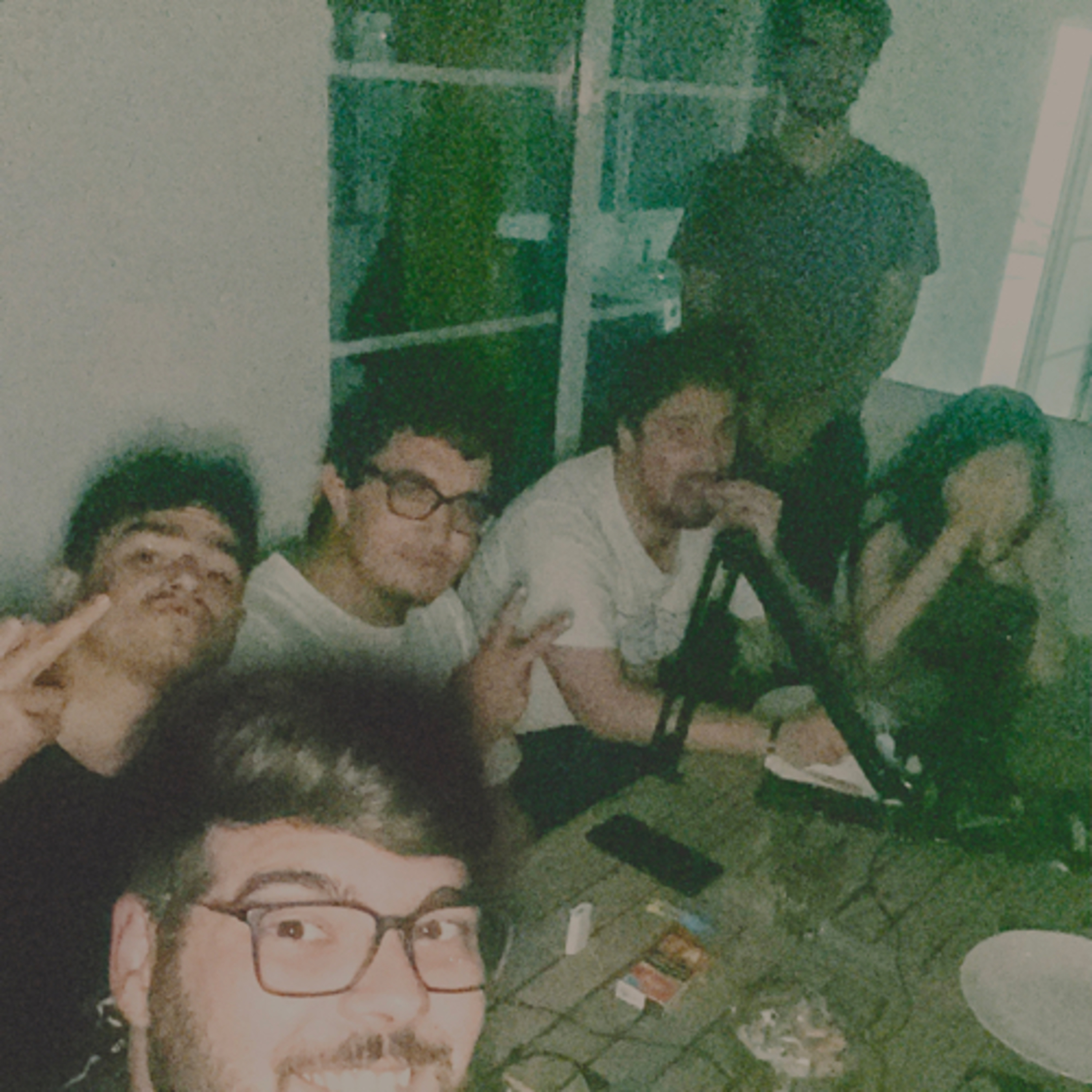 137 | “Especialista em cocó” com Amigos da Faculdade episode artwork