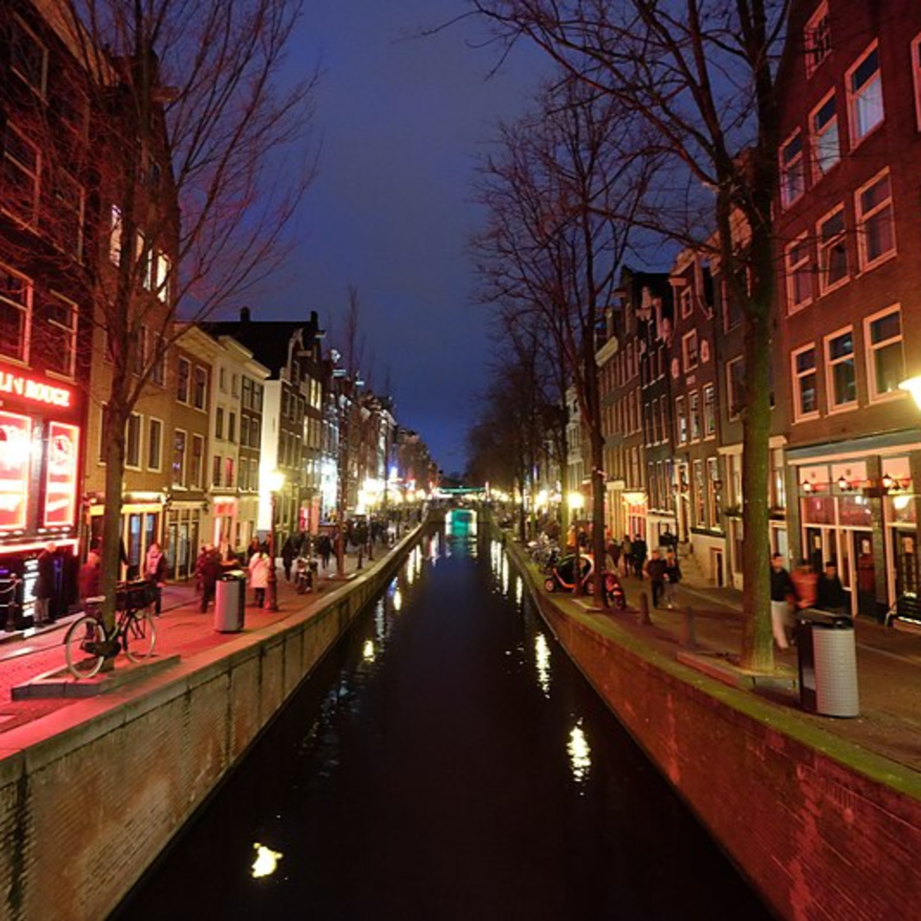 Onder Mijn Rode Paraplu