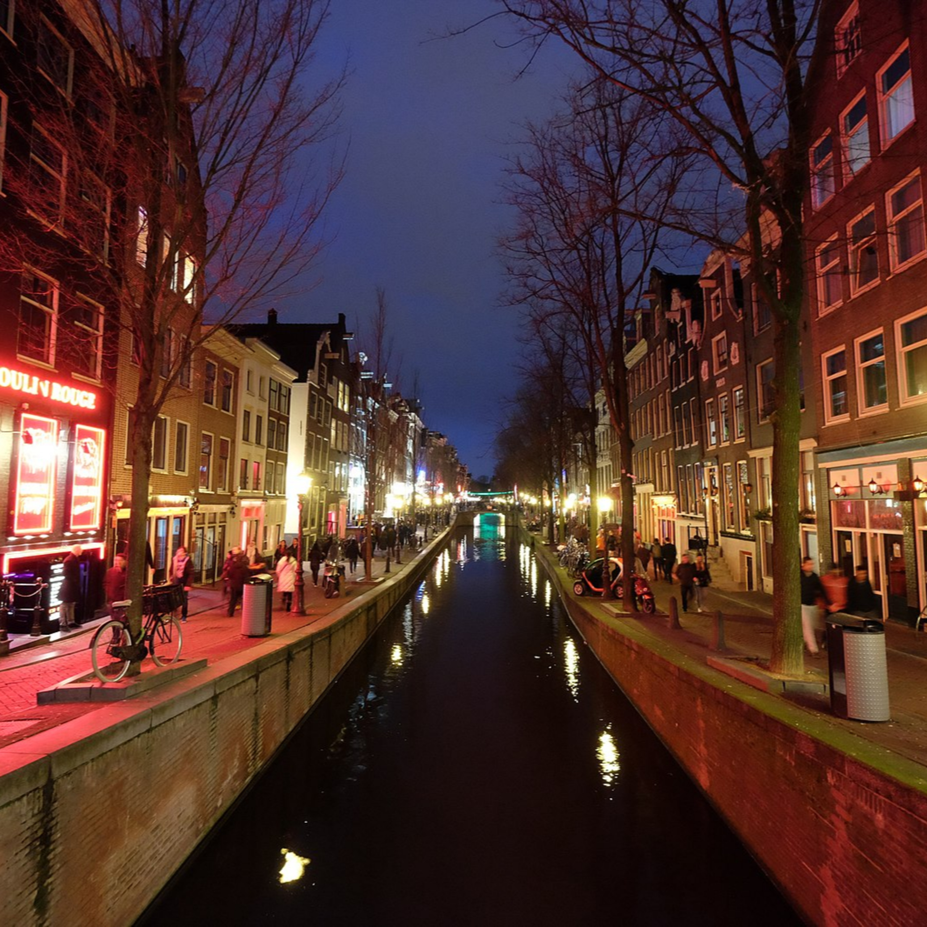 Onder Mijn Rode Paraplu