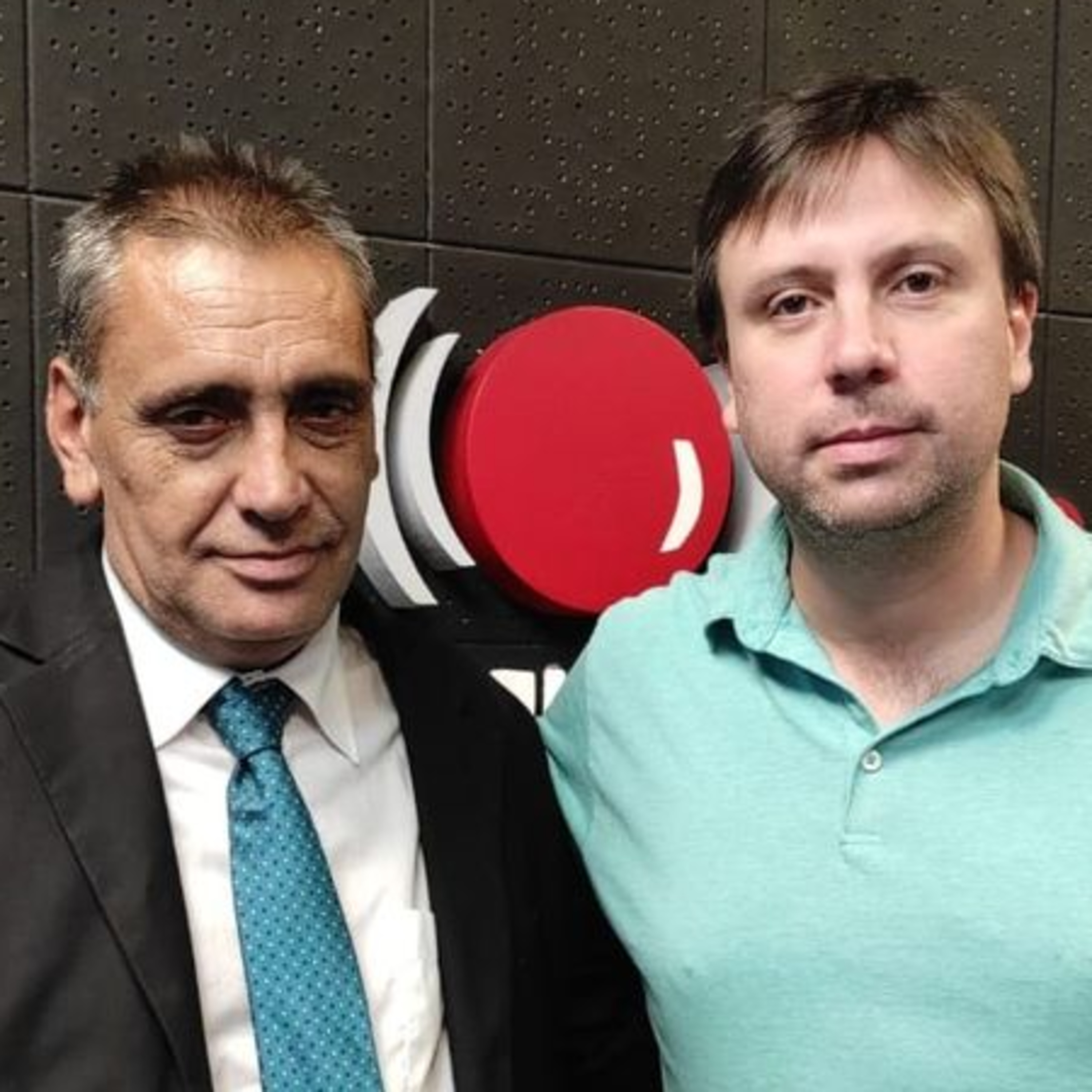 Carlos Techera desde «tengo cuatro amigos gay» más el umbandismo, los dictadores, su amigo narco, el feminismo y más episode artwork