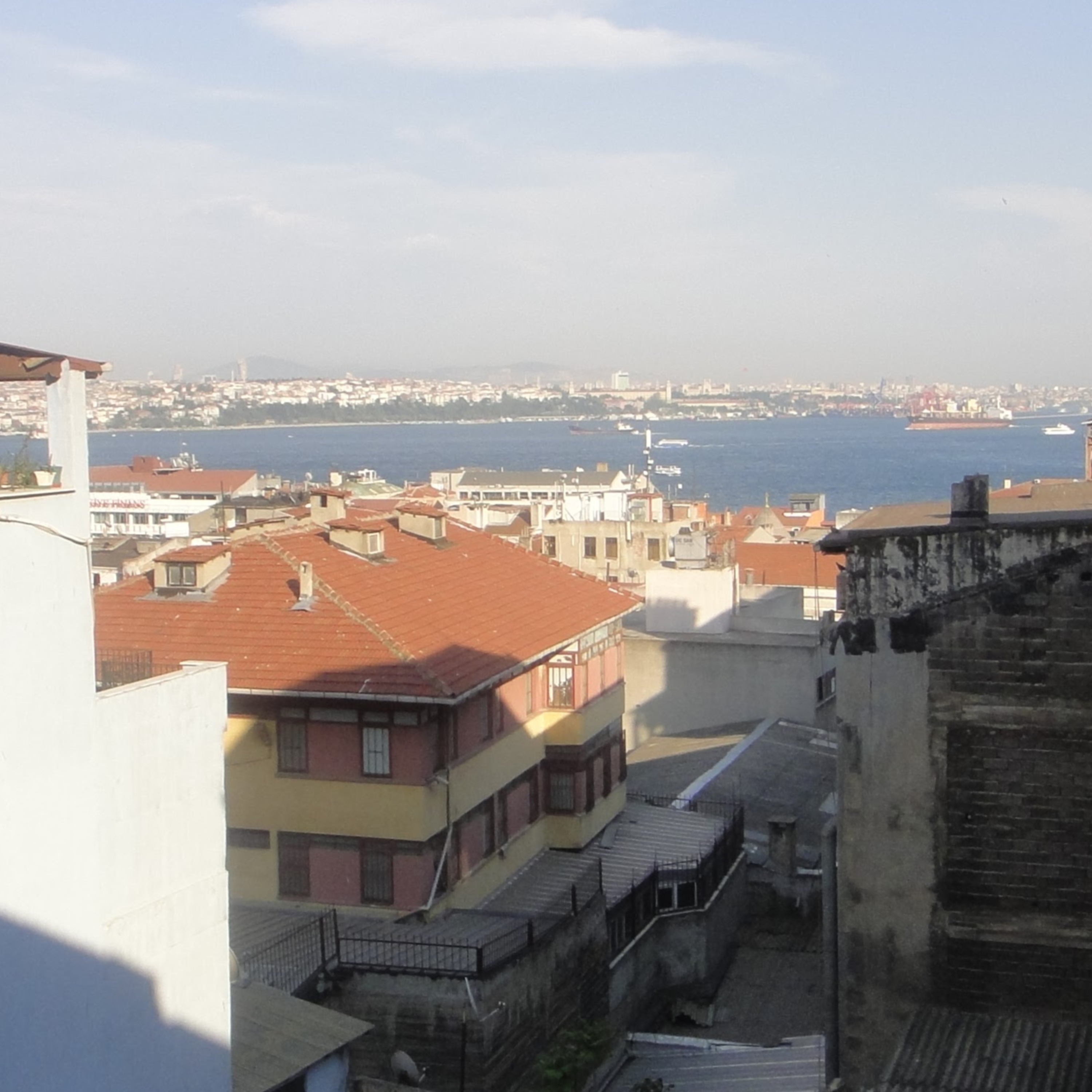 Yurt içinde yaşam, Türkiye'den çıkmak , göçmenlik için uygun rotalar, ankara anlaşması ve en nihayetinde İngiltere - Bölüm 22 episode artwork