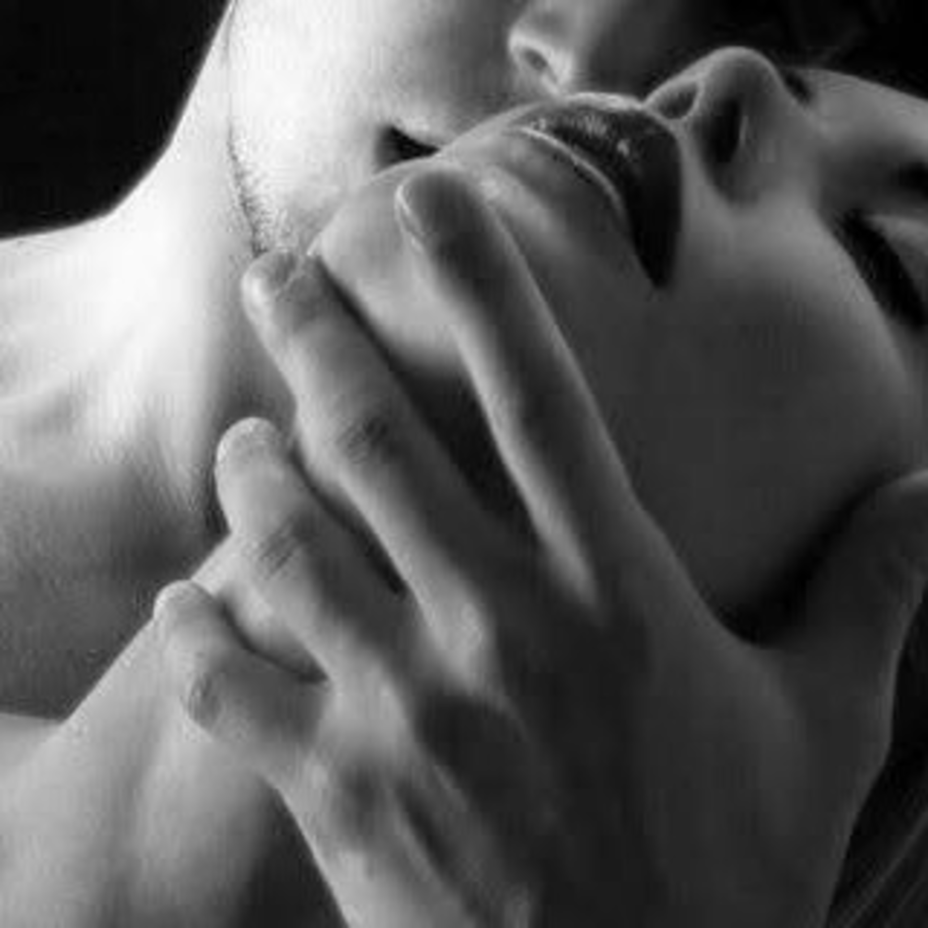 KARMINNA TAPIA                             Poesía   Amor y Odio