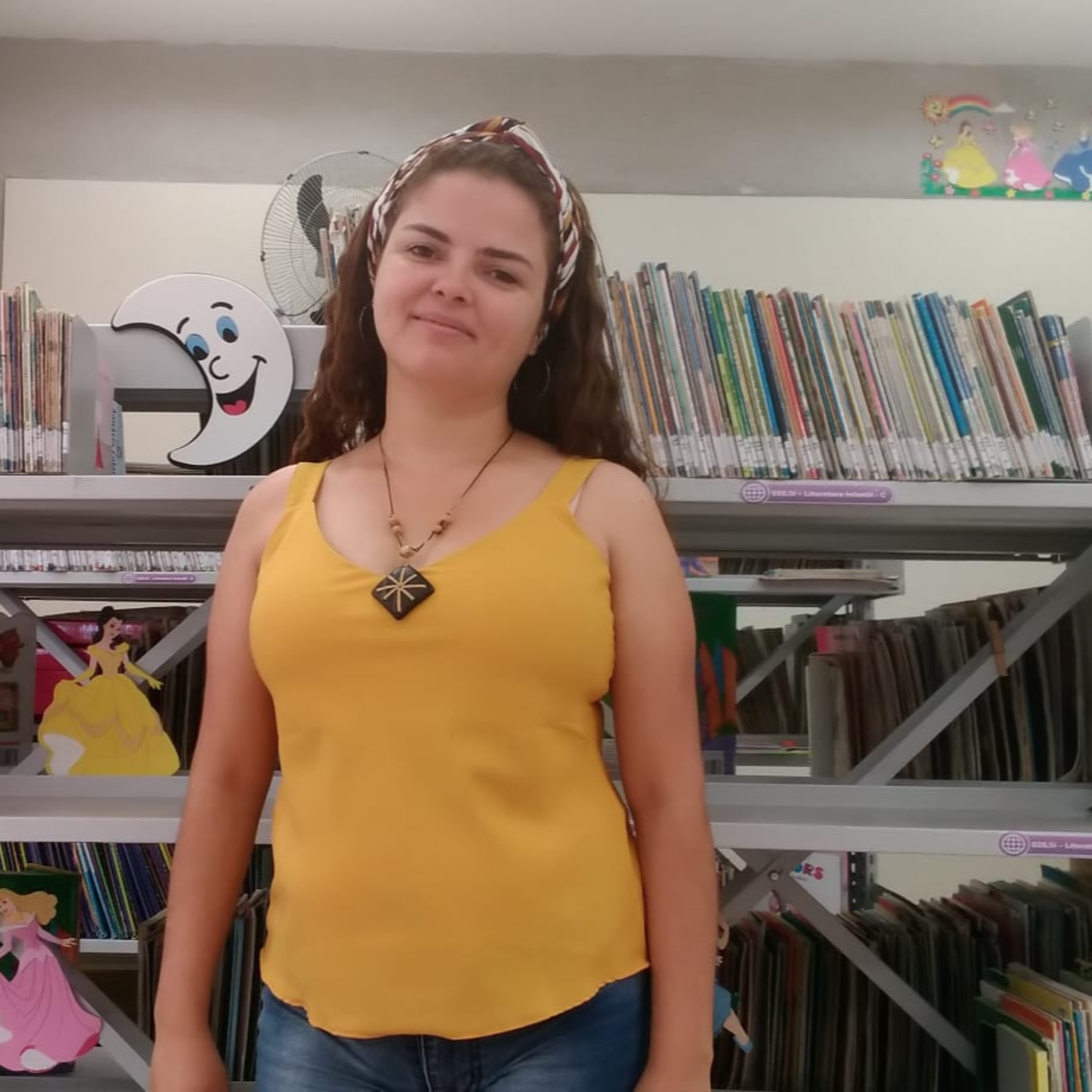 Darlane Nunes / Bibliotecária