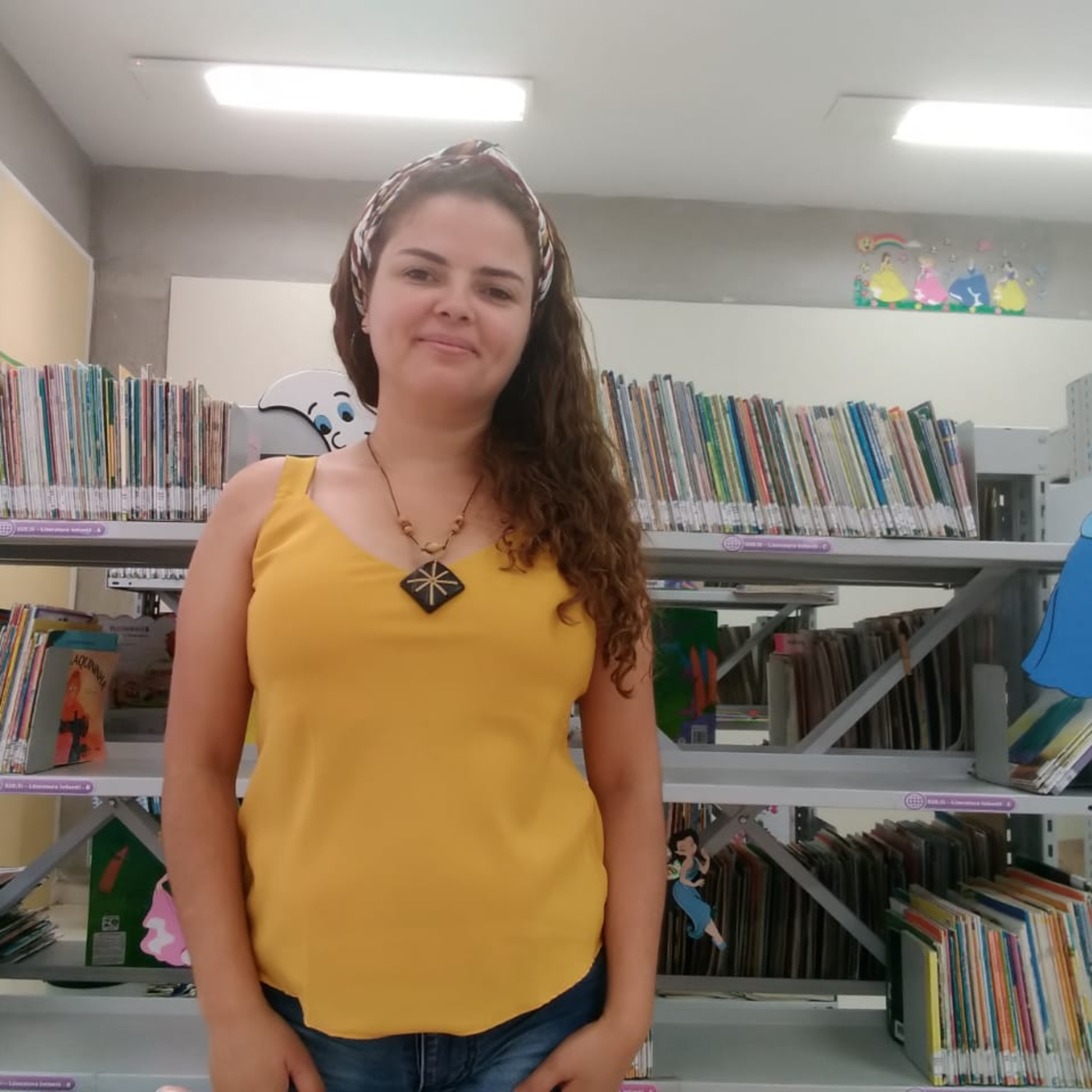 Darlane Nunes / Bibliotecária