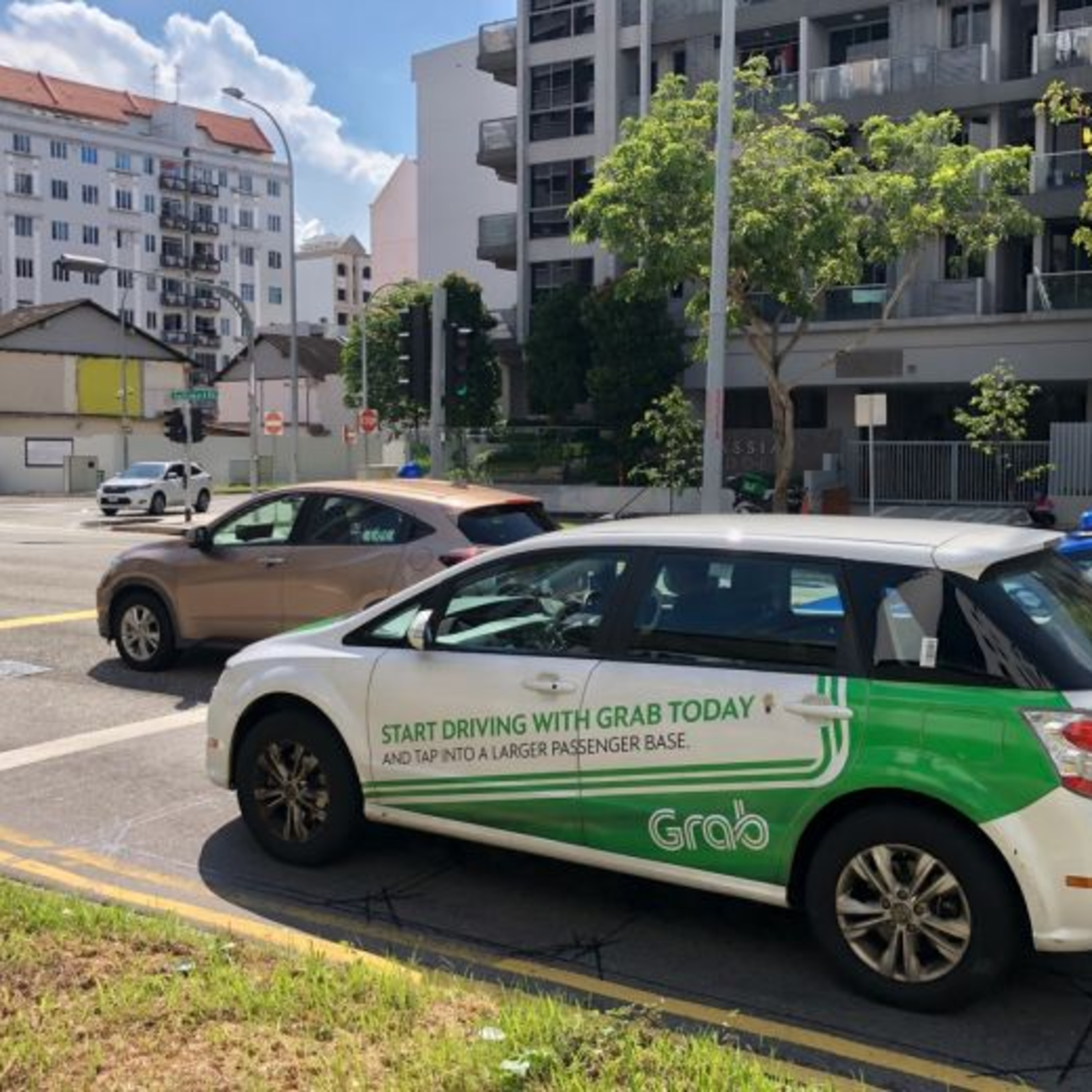 Singapore siết quy định với tài xế, phương tiện tham gia ứng dụng gọi xe và giám sát chặt giá cước episode artwork