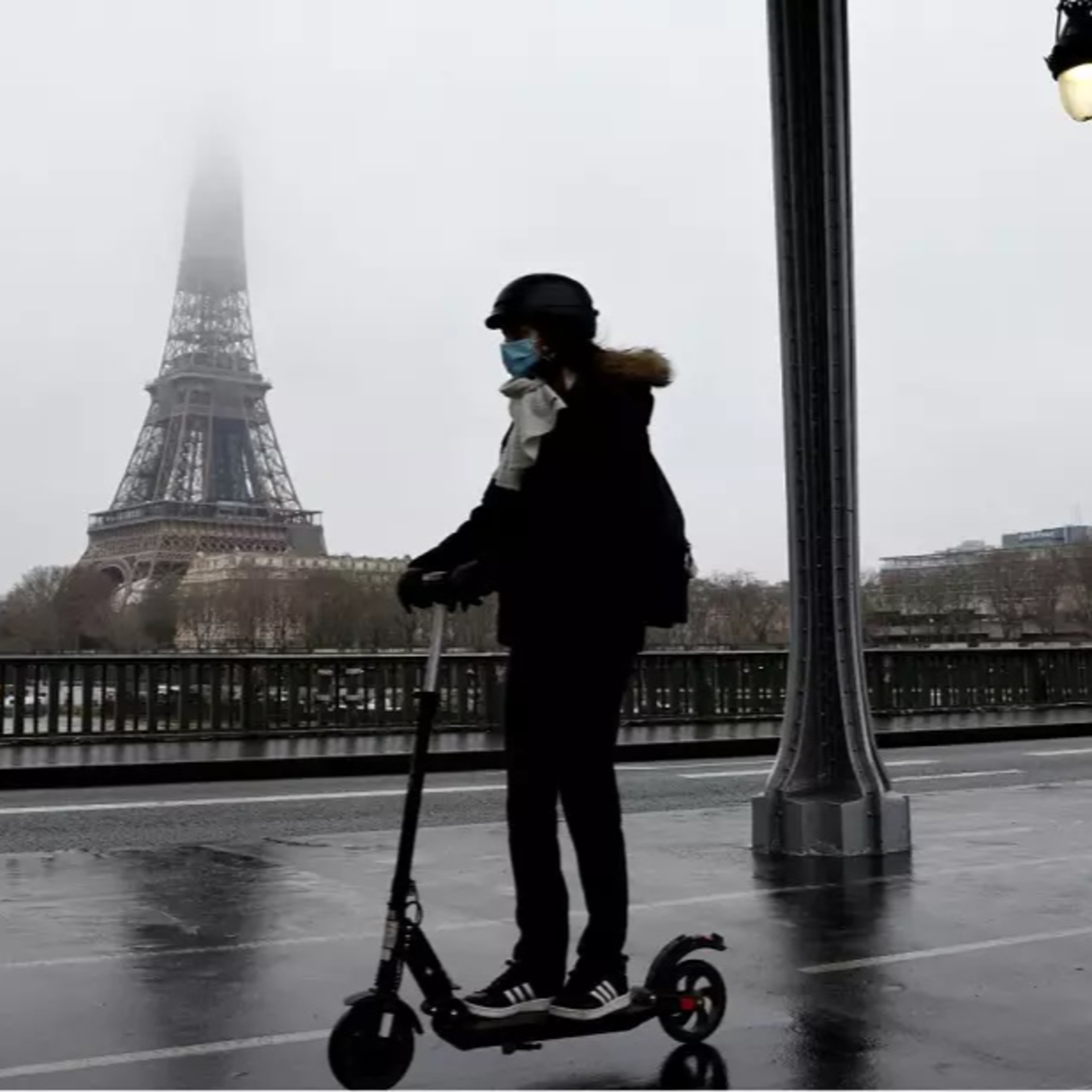 Vì sao Paris cấm xe máy điện dùng chung? episode artwork