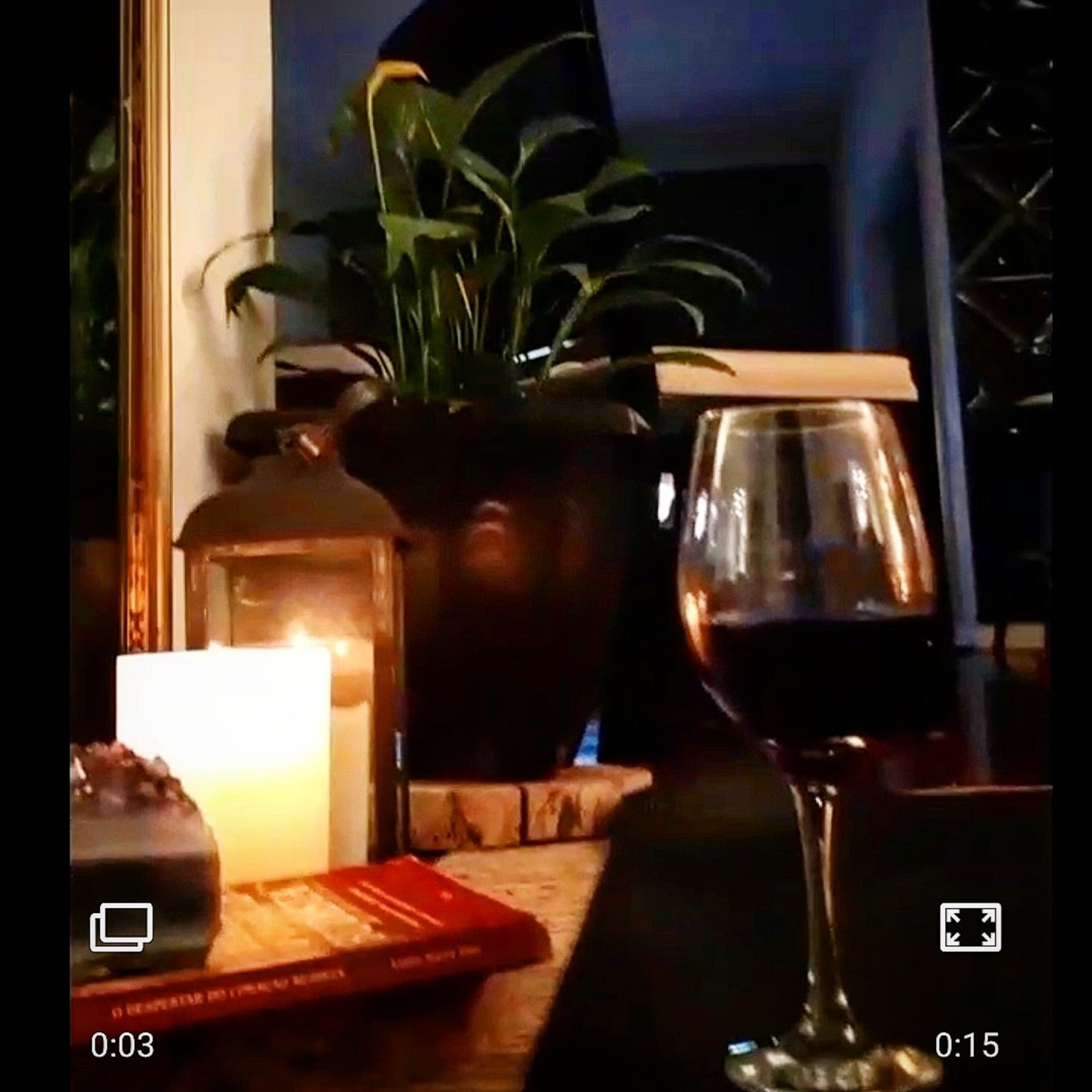 Aceita um vinho?                                                          Texto: Monique Boulhosa. episode artwork