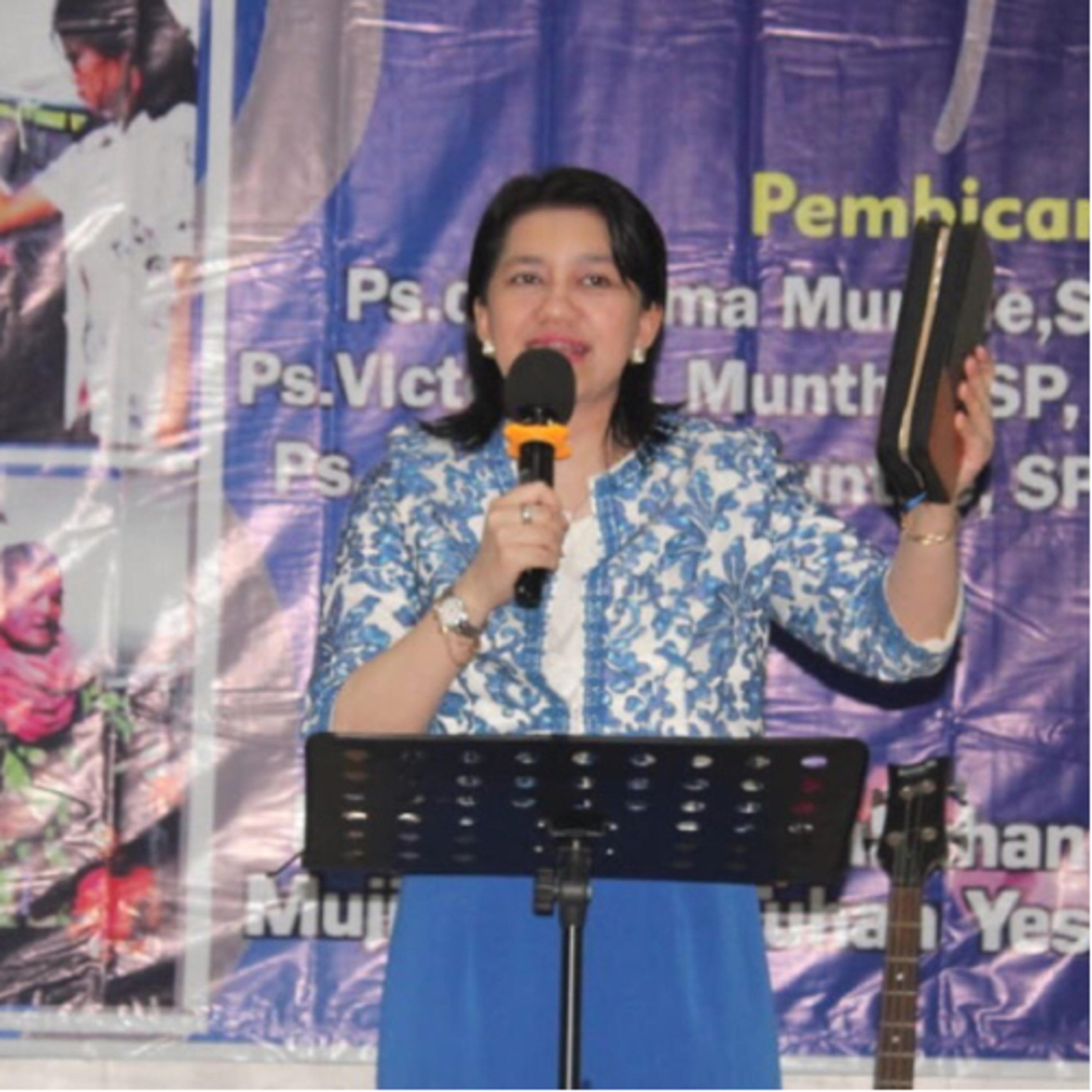 "Berikanlah kepadaku hebron" By Joyce Munthe Firman di Seminar Nias -Oktober 2019