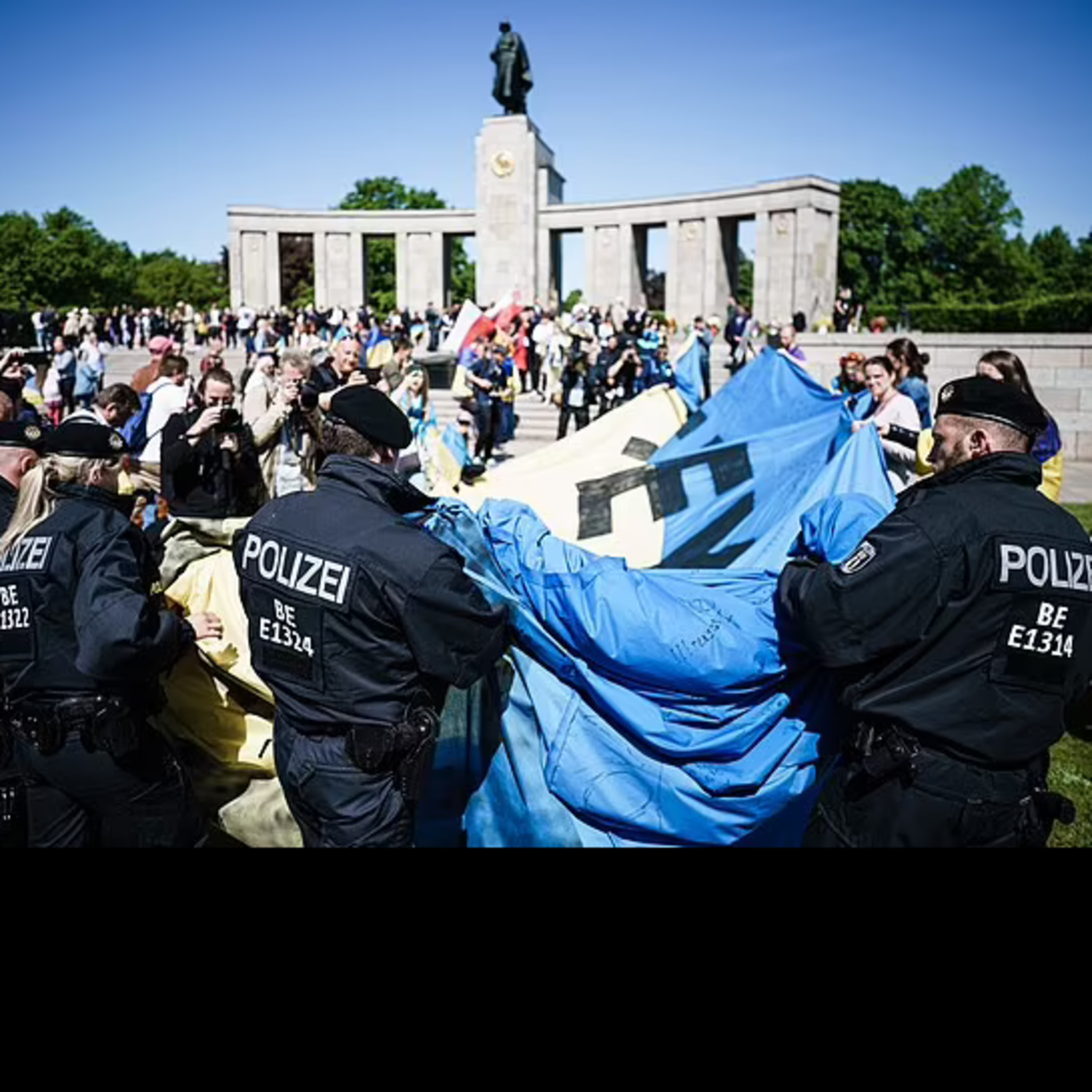 Policja w Berlinie zawija Ukraińskie protesty // Ulało mi się - 40 episode artwork