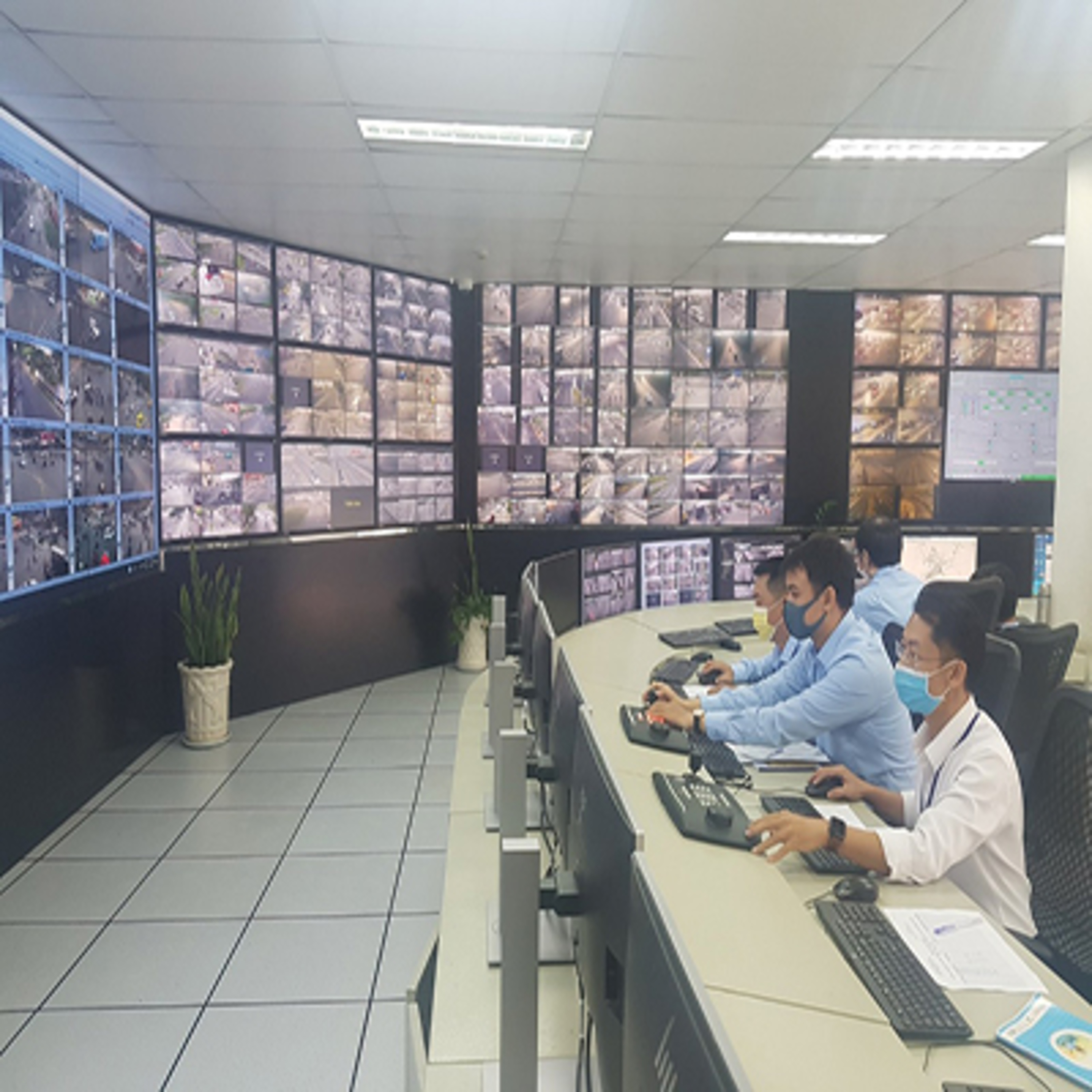 Đối thoại: TP.HCM nhân rộng xử phạt qua camera cố định 