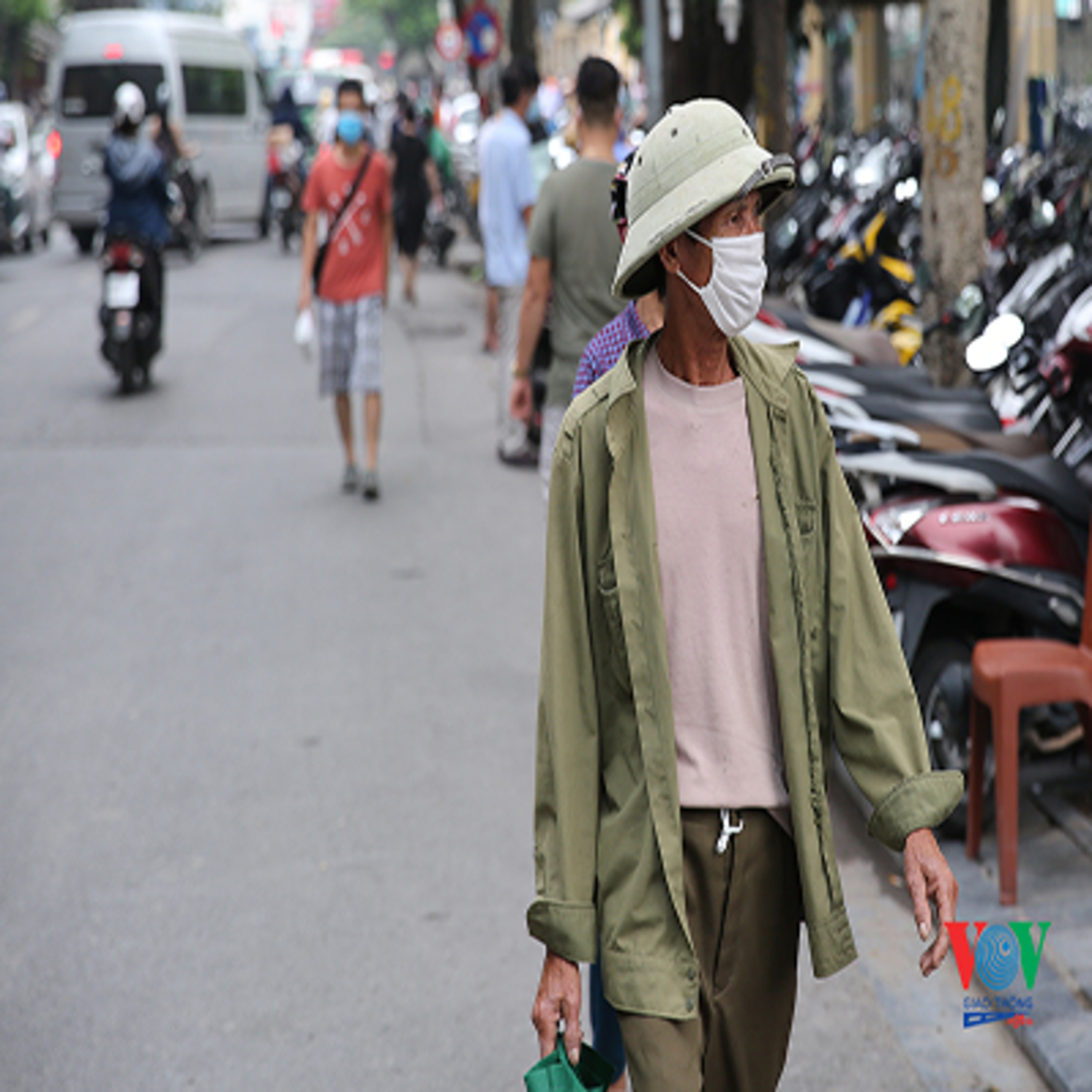 Không đeo khẩu trang và cái lý của kẻ lập dị  episode artwork