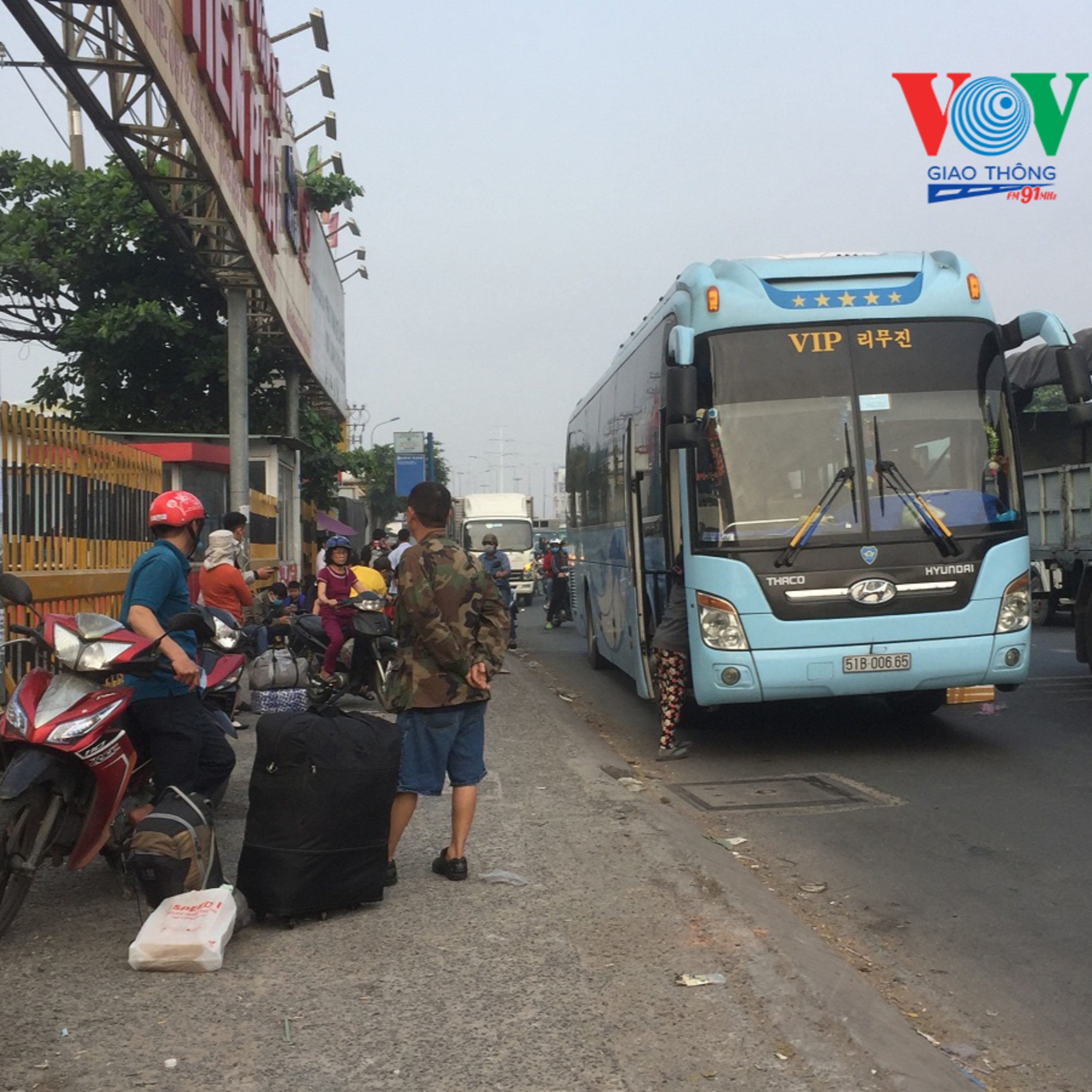 Thị Thành Ký: TP.HCM, 'Xe dù, bến cóc' vẫn ngang nhiên tung hoành 