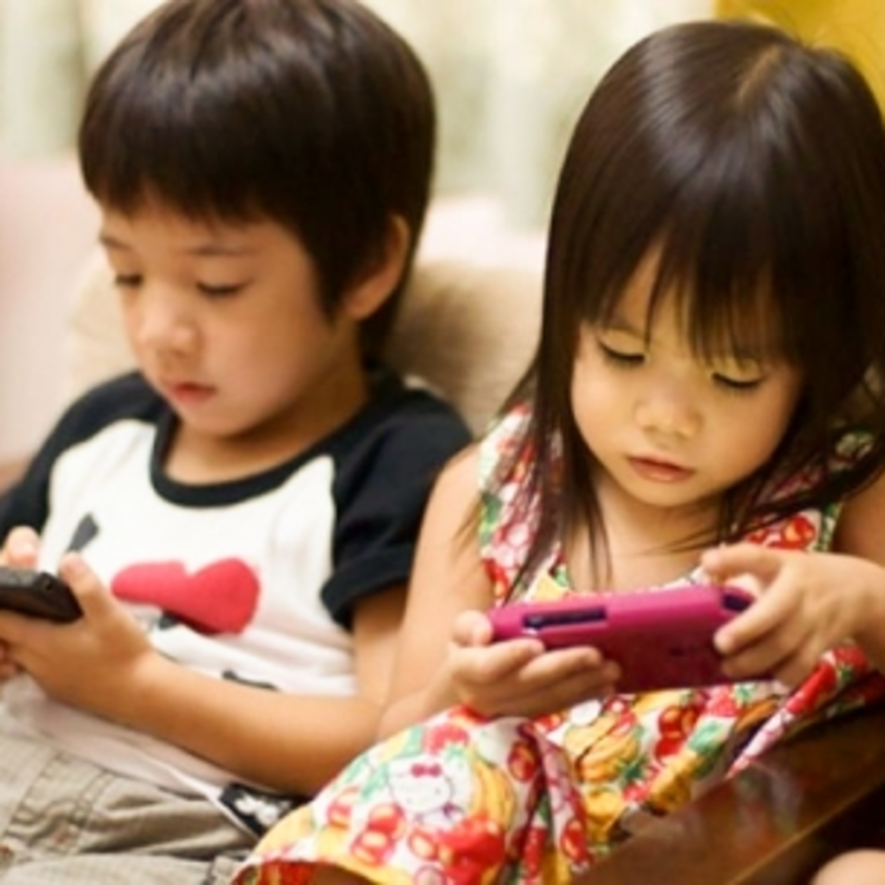 Đối thoại: Để trẻ tránh “nhiễm độc” từ mạng xã hội – Ai sẽ là là “lá chắn”? episode artwork