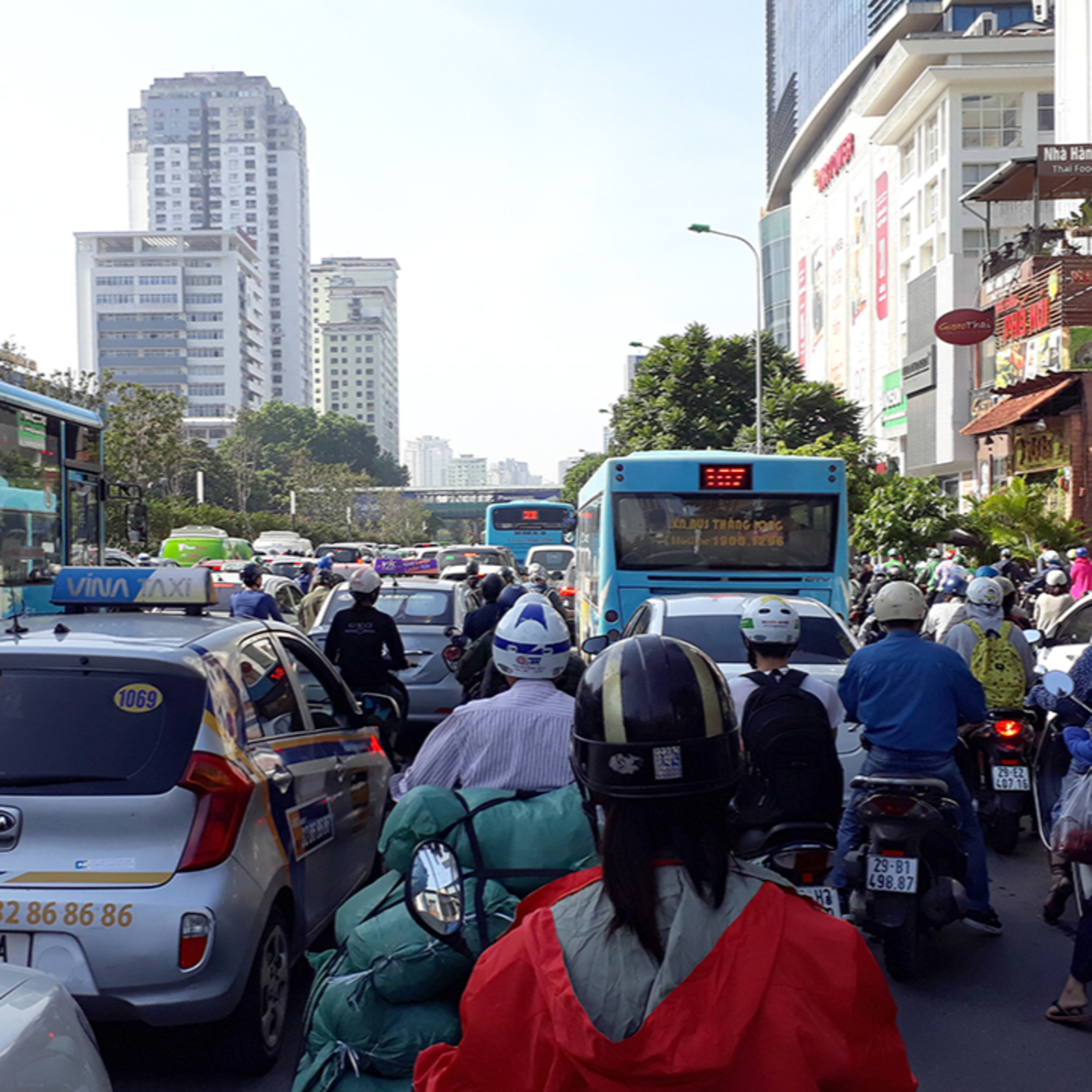 Thị thành ký: Nghịch lý mở rộng đường (Kỳ 1) - Những tuyến đường càng 'xén' càng tắc!  episode artwork