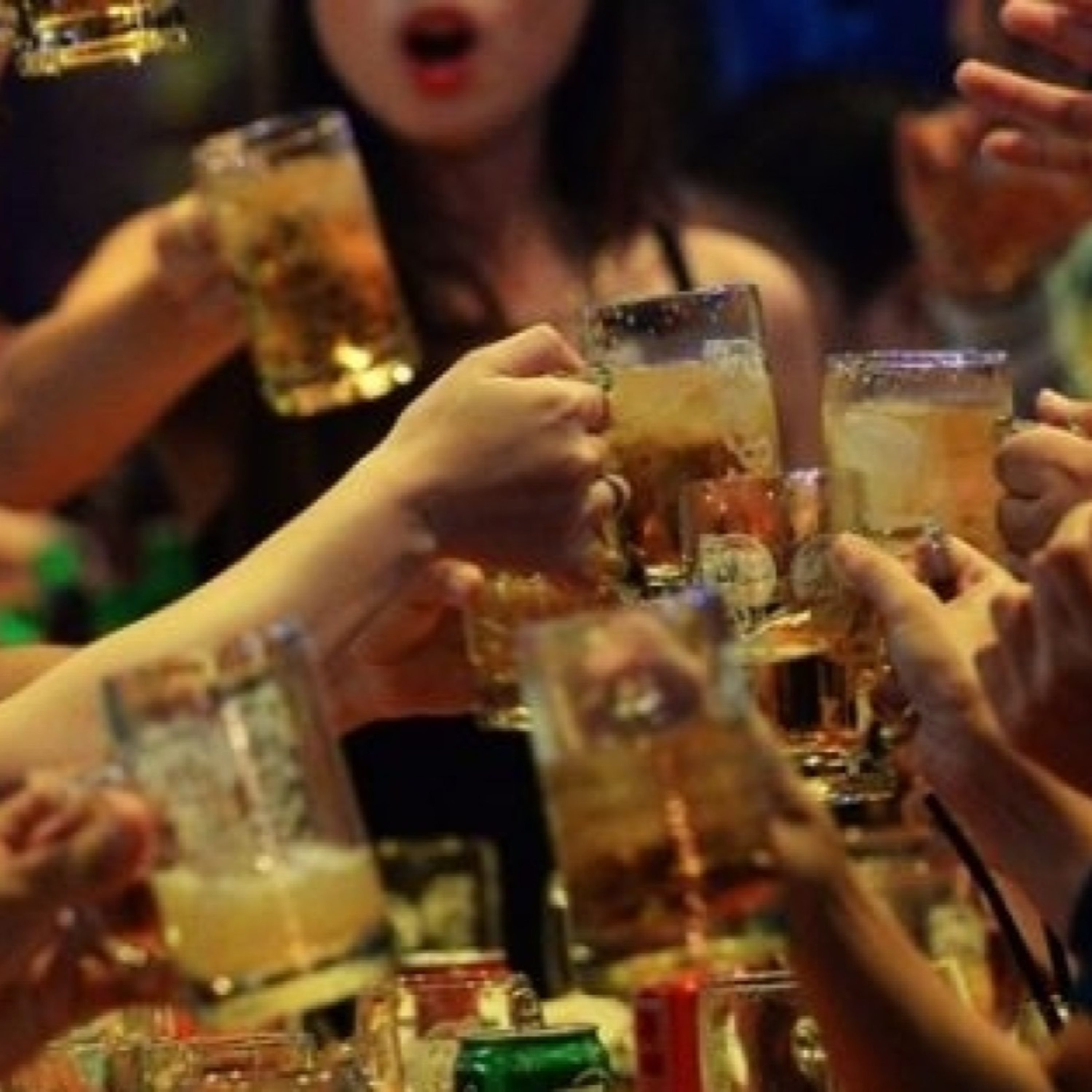 Đối thoại: Phạt tiền sếp để nhân viên uống rượu, bia trong giờ làm việc - Đừng để 'đá ném ao bèo' 