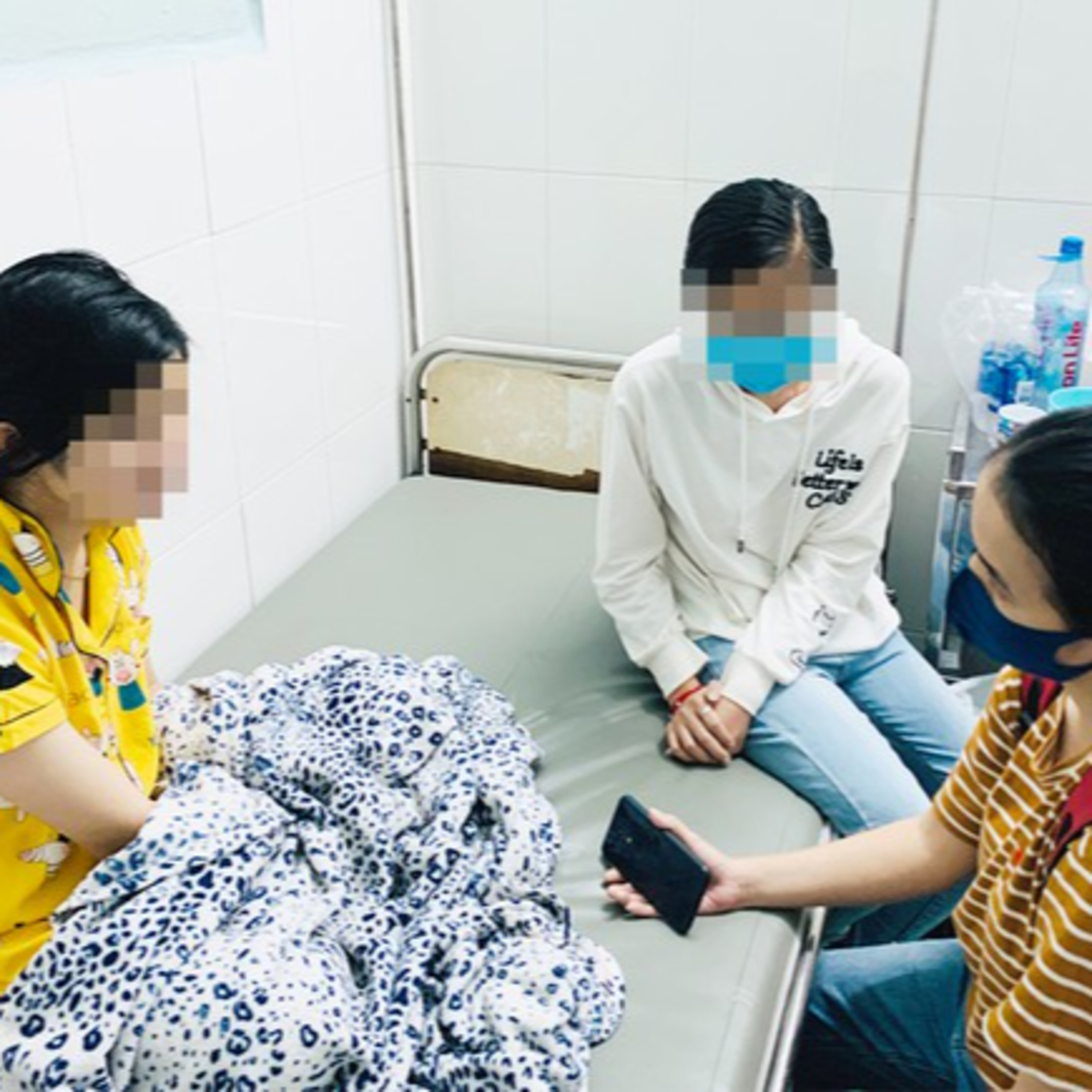 Đối thoại: “Trừng phạt” tại trường học: Không thể bao biện